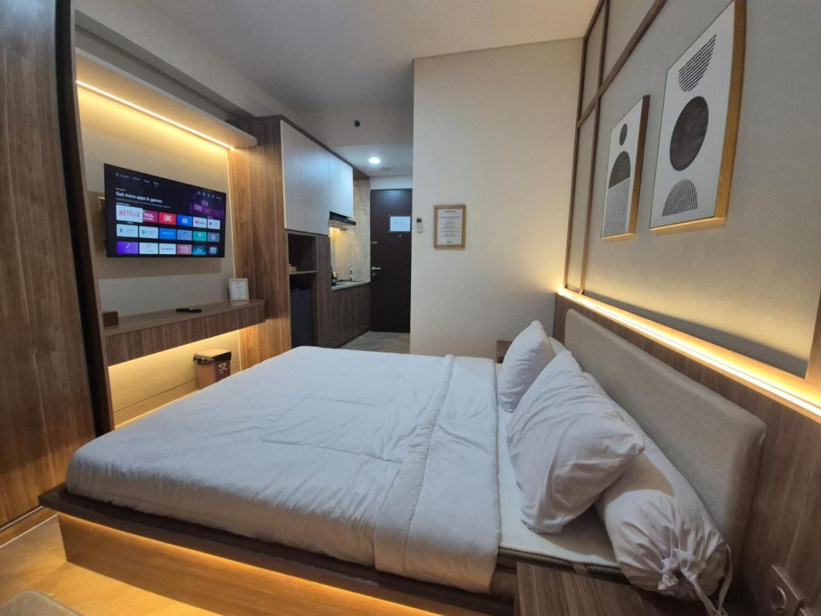 Studio Apartment with Balcony