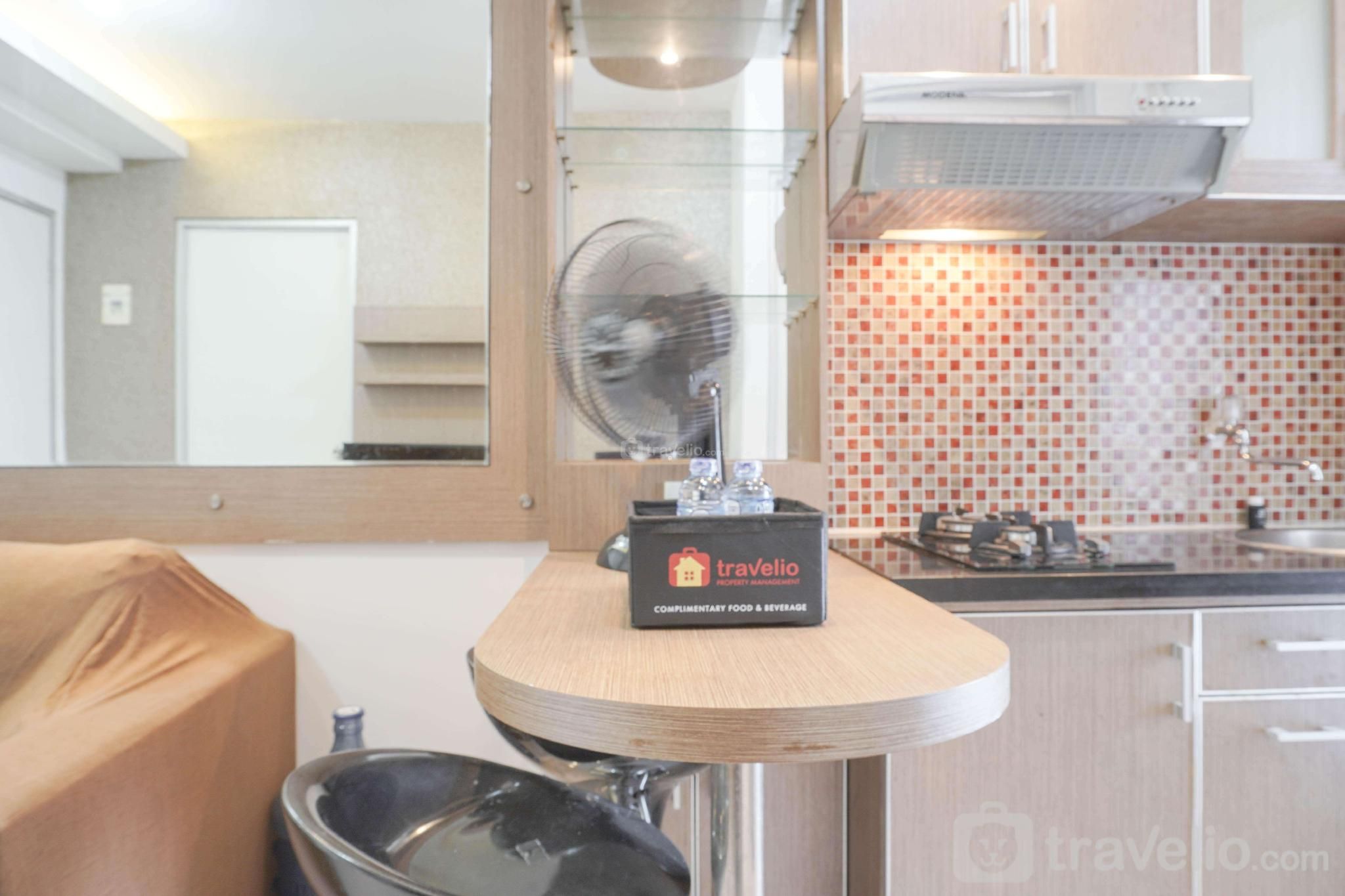 Modern Look Cozy 2BR Green Bay Pluit By Travelio