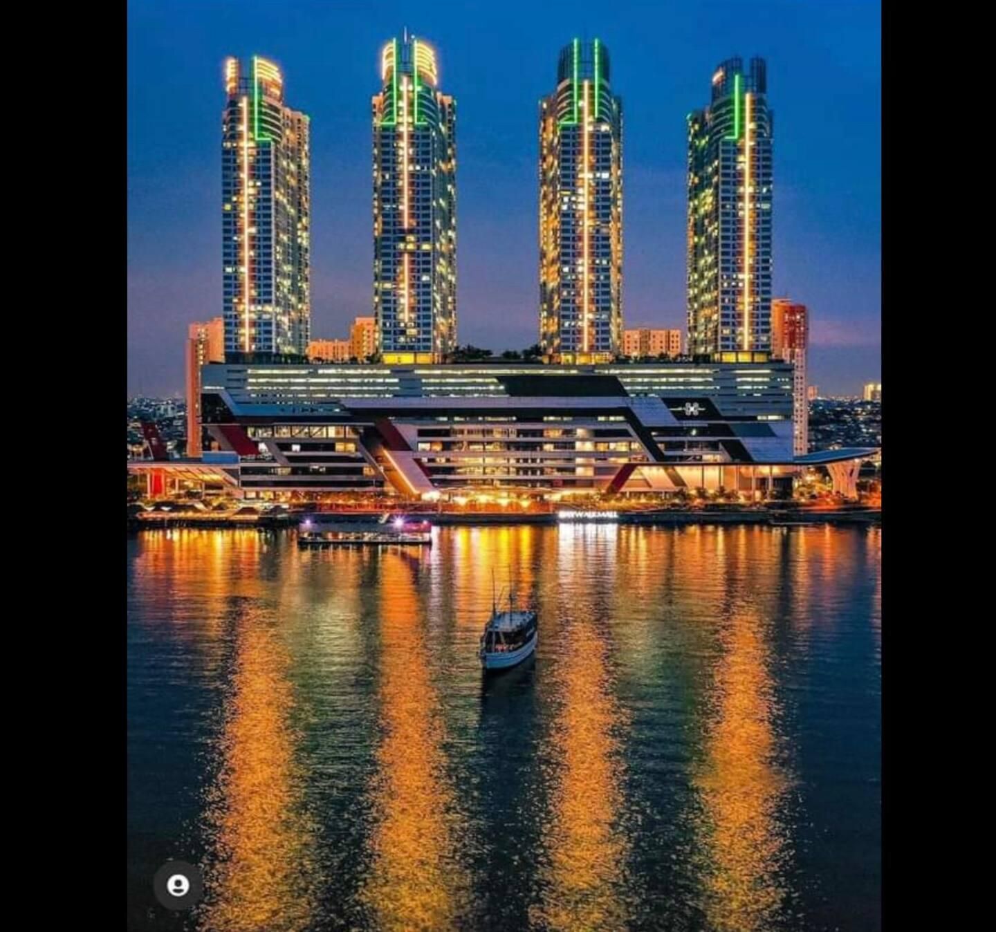 Sky Heaven Greenbay Apartment in North Jakarta