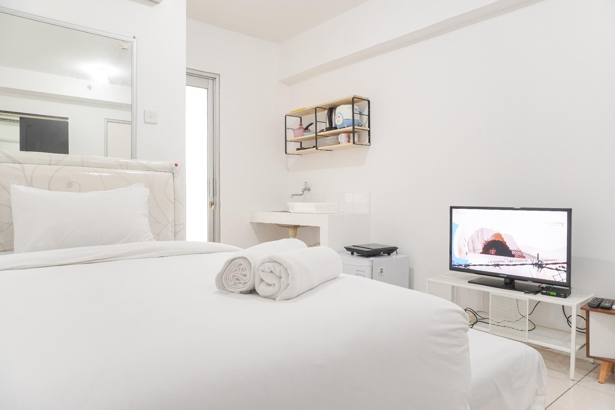Good Nice Studio @Green Bay Pluit Apt By Travelio