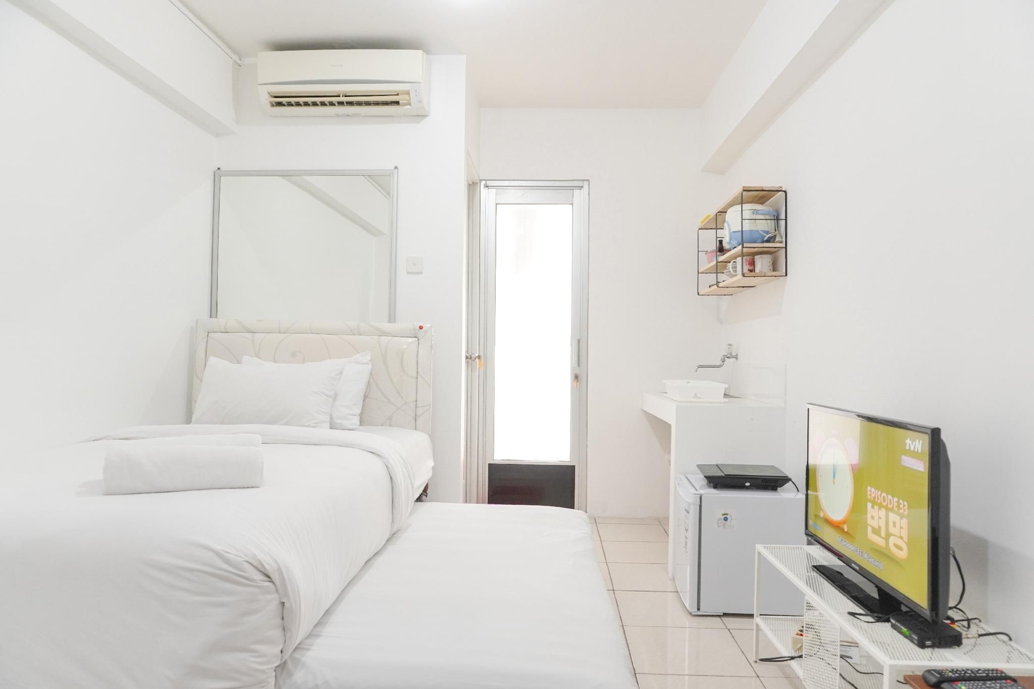 Good Nice Studio @Green Bay Pluit Apt By Travelio