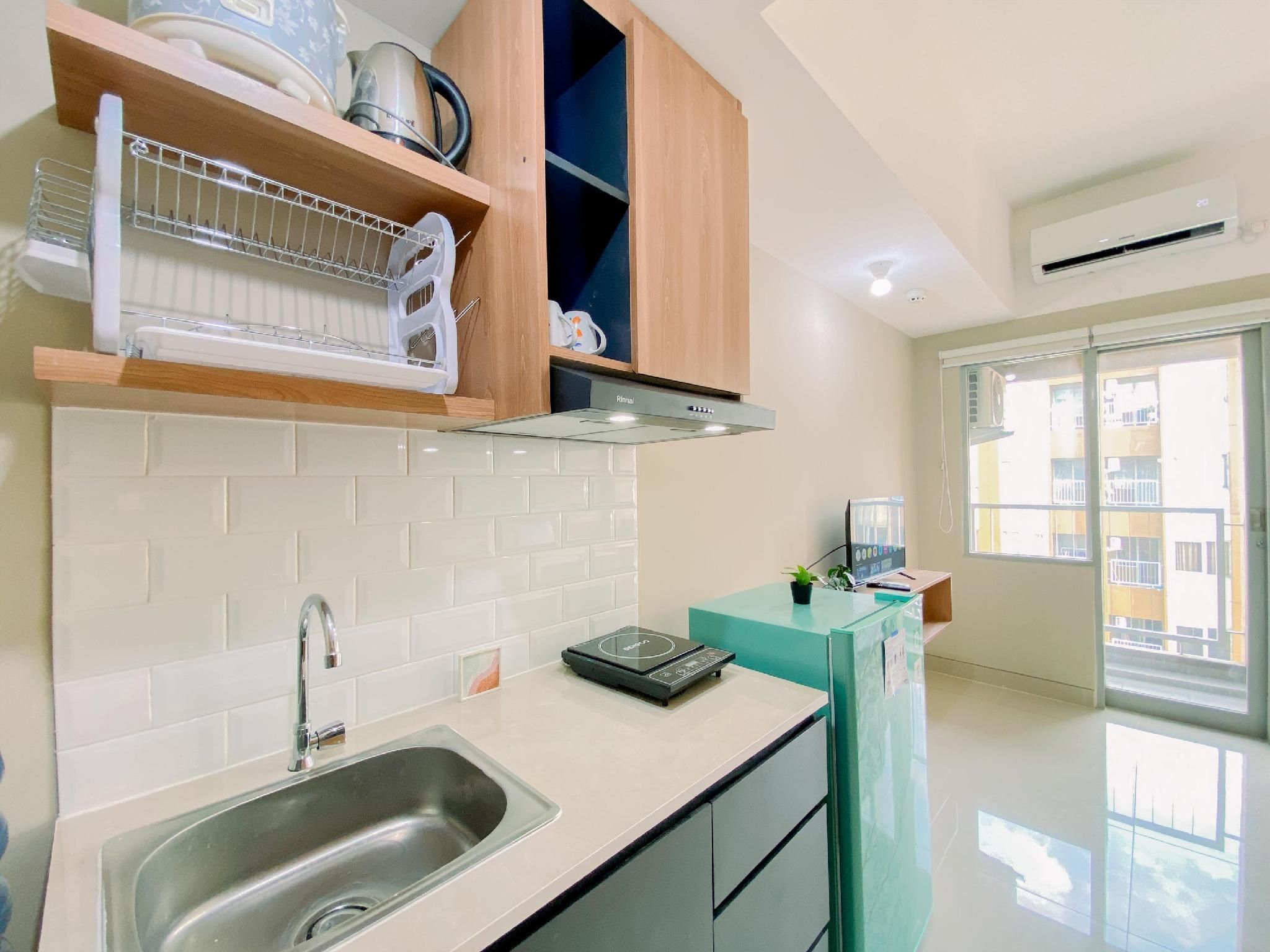 Cozy Living Studio LRT City Jatibening By Travelio