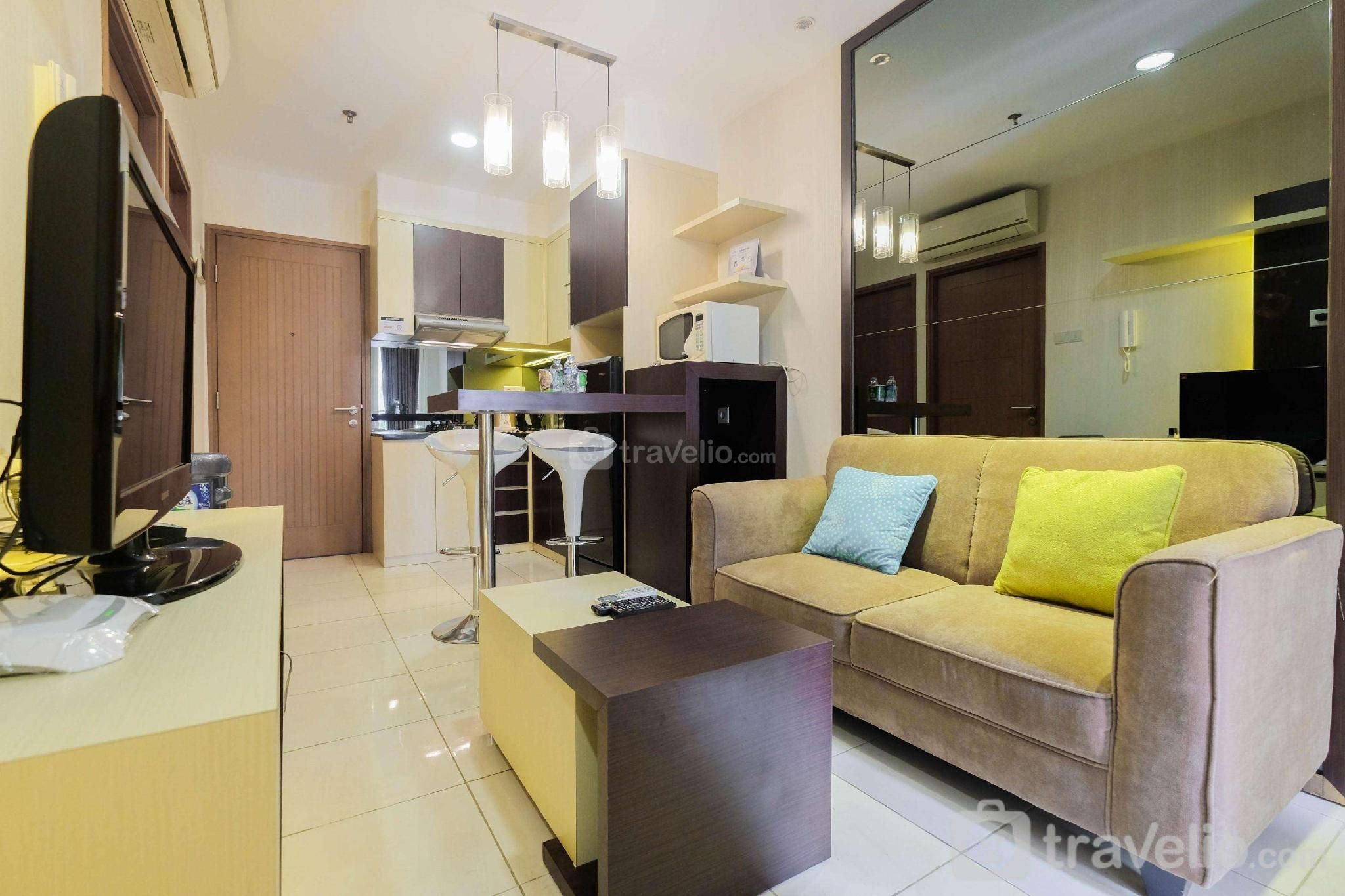Luxurious 2BR Cinere Bellevue Suites By Travelio