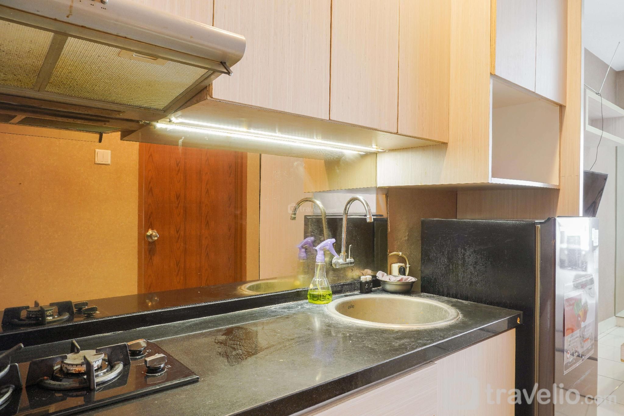 Warm Studio at Cinere Bellevue Suites By Travelio
