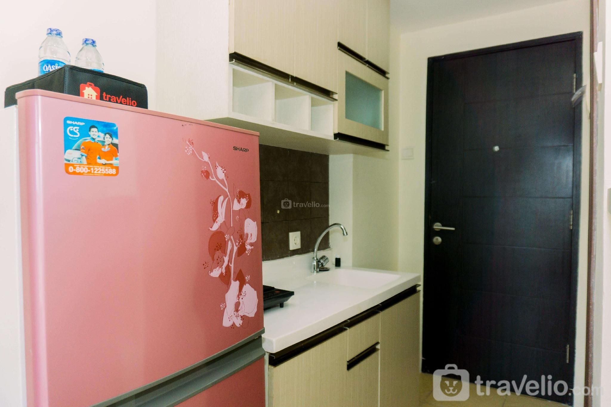 Comfy Studio at Belmont Residence Puri By Travelio