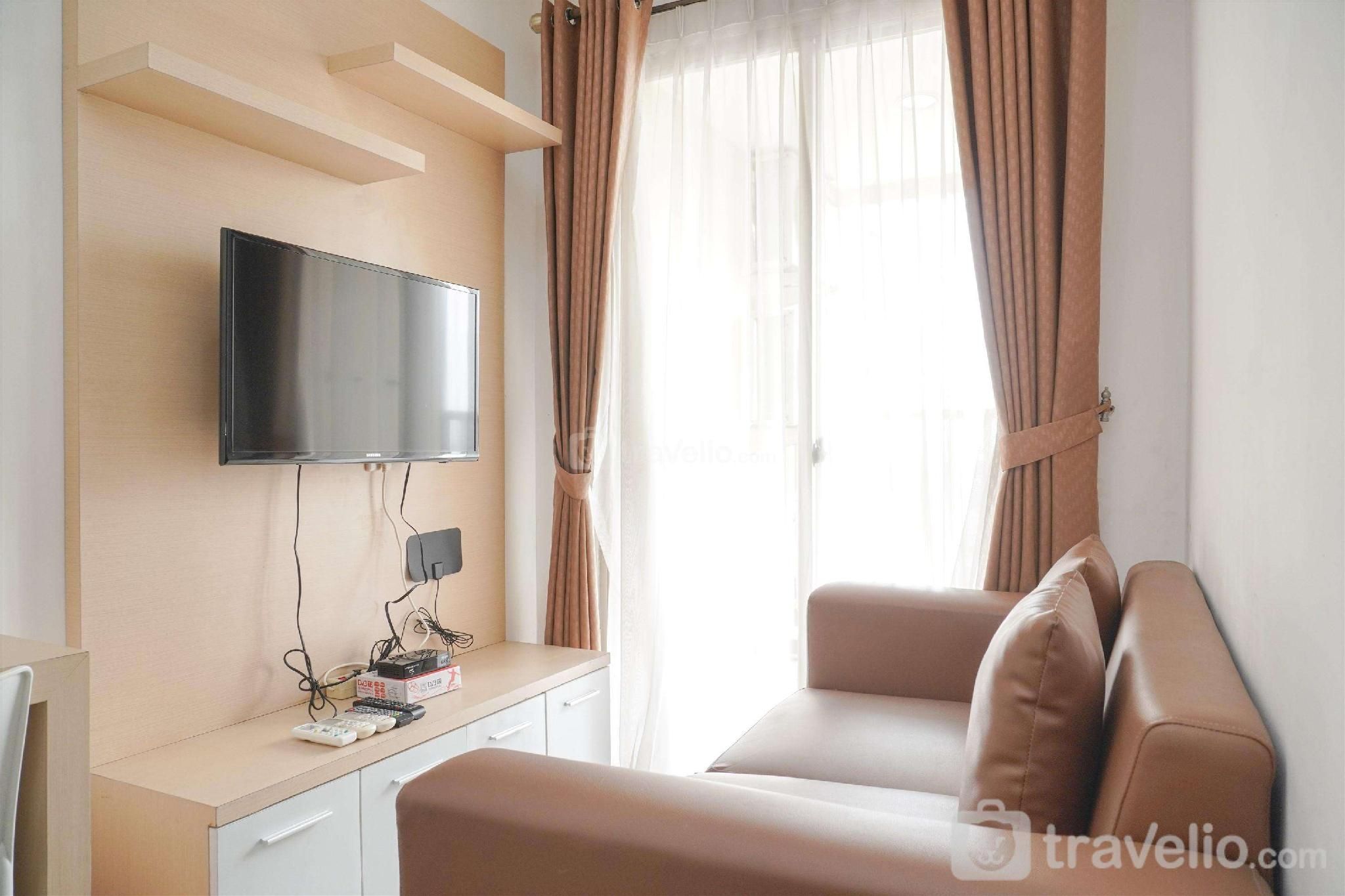Homey Warm 1BR Belmont Residence Puri By Travelio