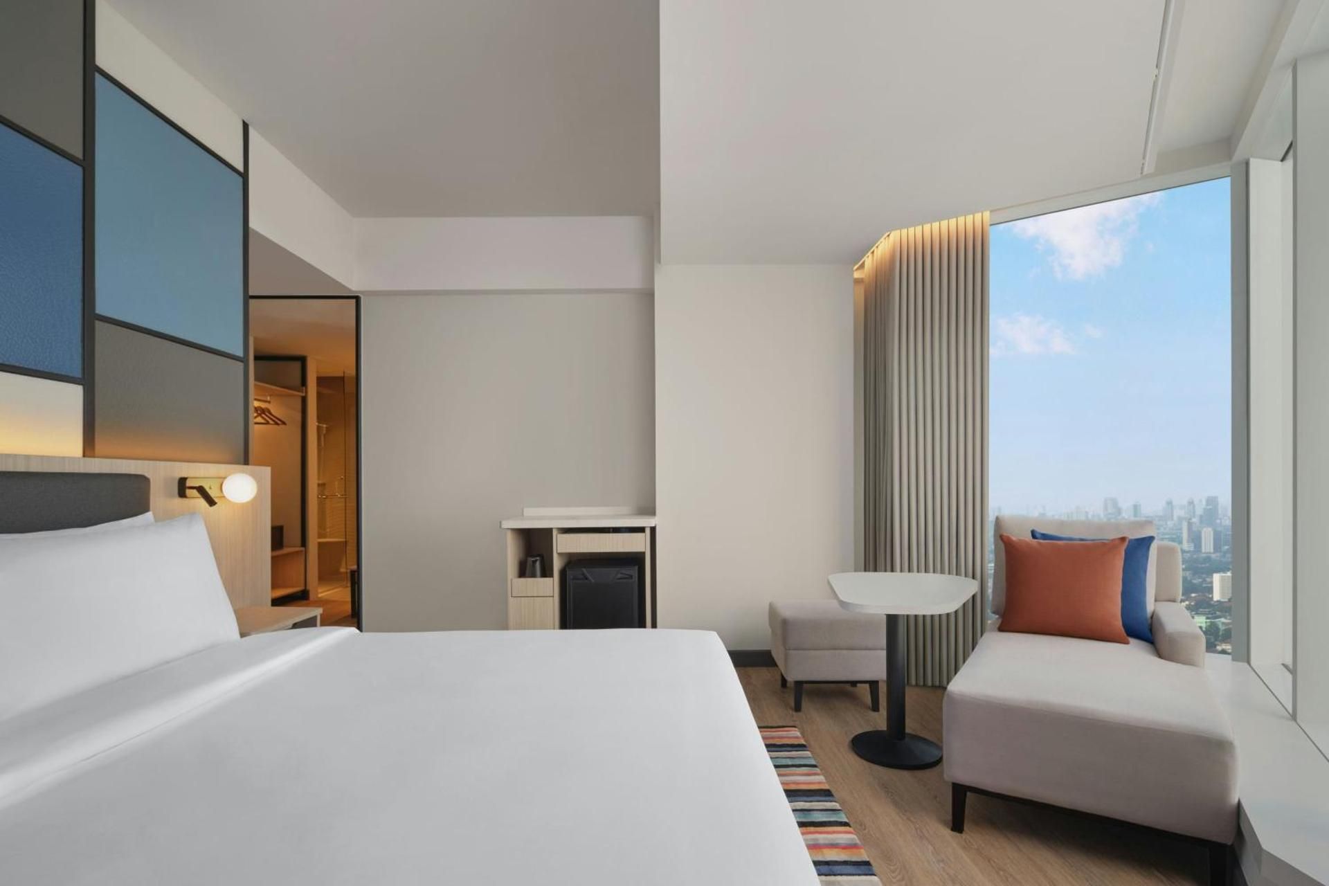 SKY LOFT KING