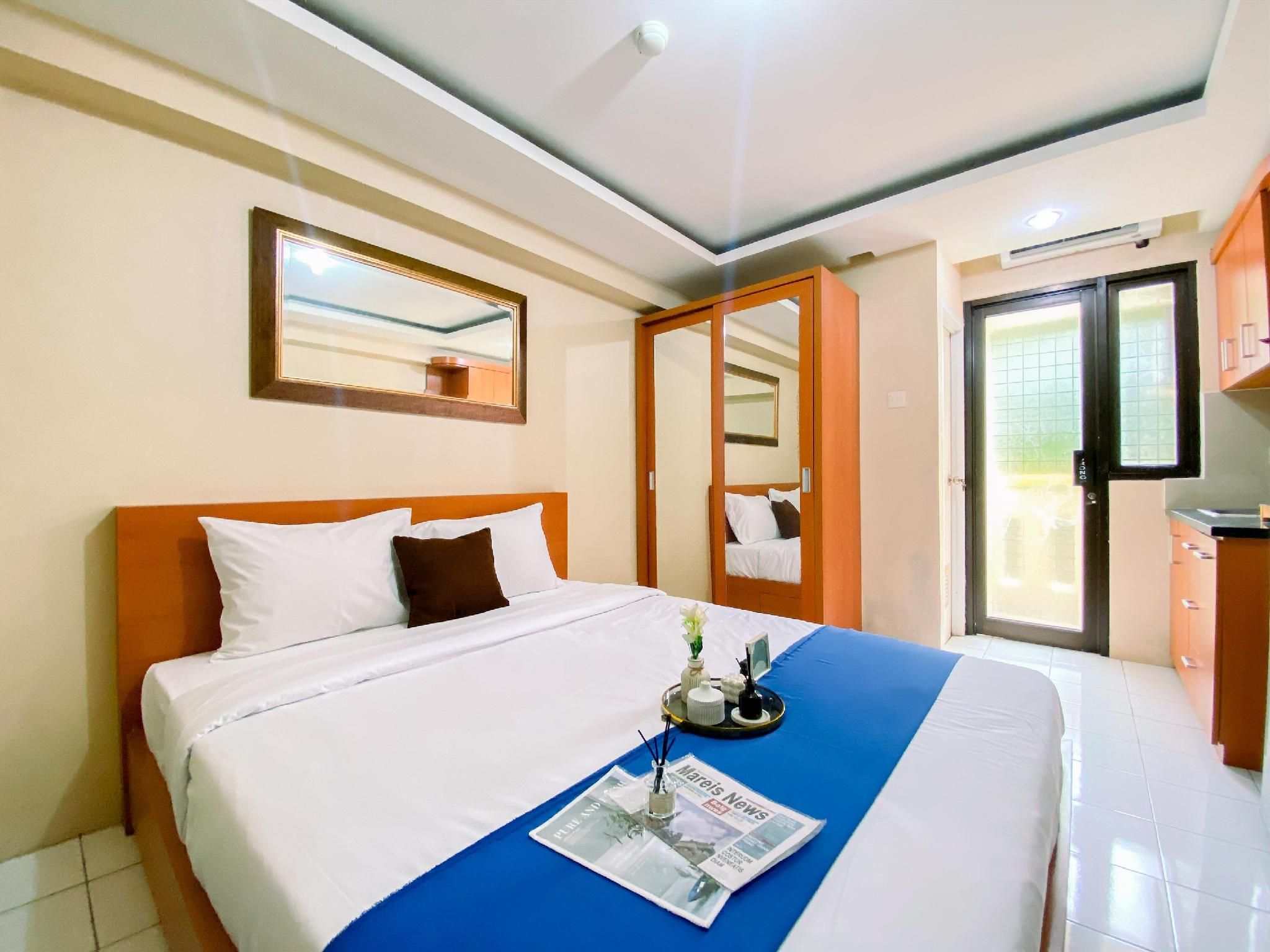 Comfy and Good Studio Kebagusan City By Travelio