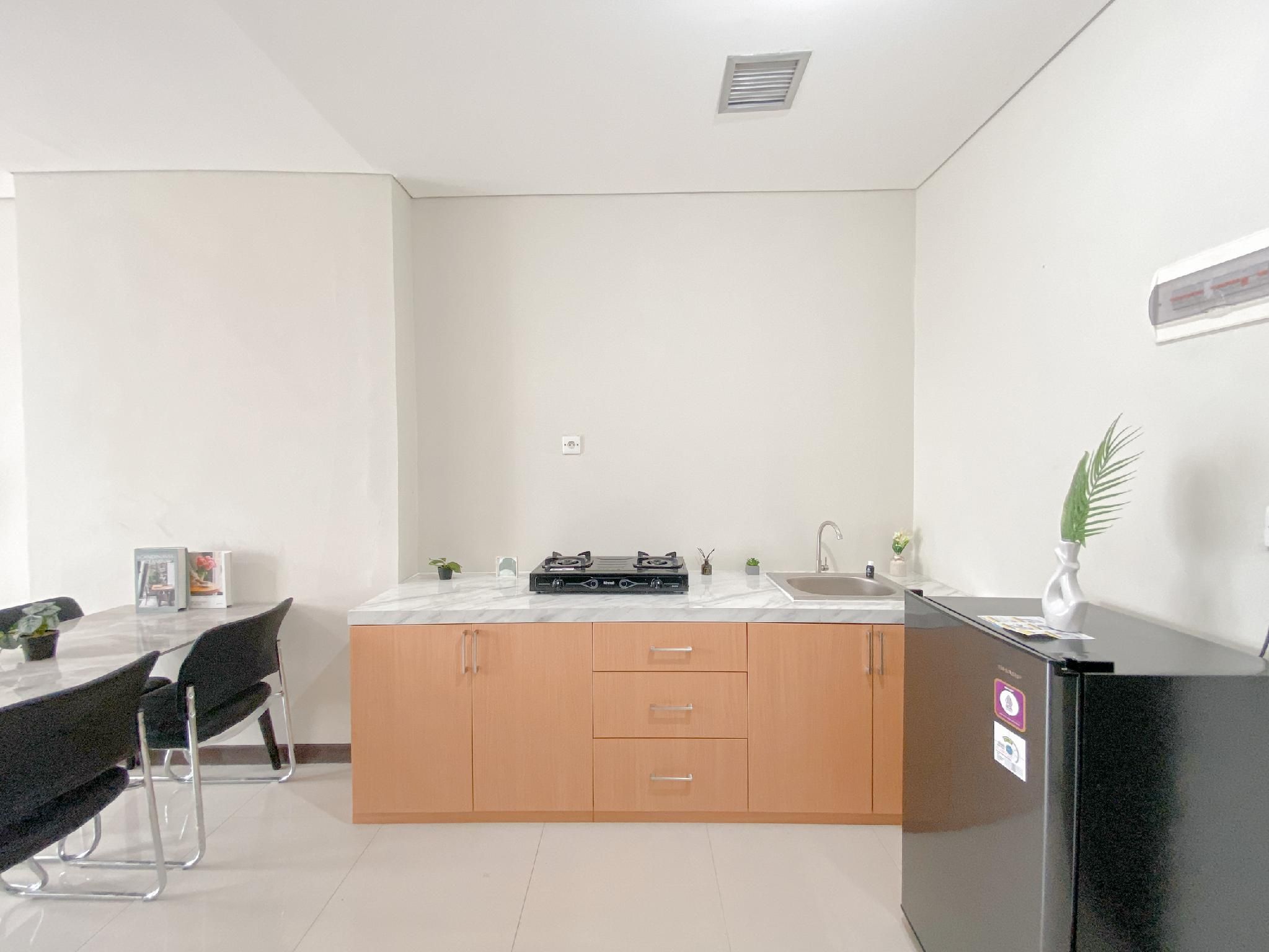 Fully Furnished 2BR Nifarro Park Apt By Travelio
