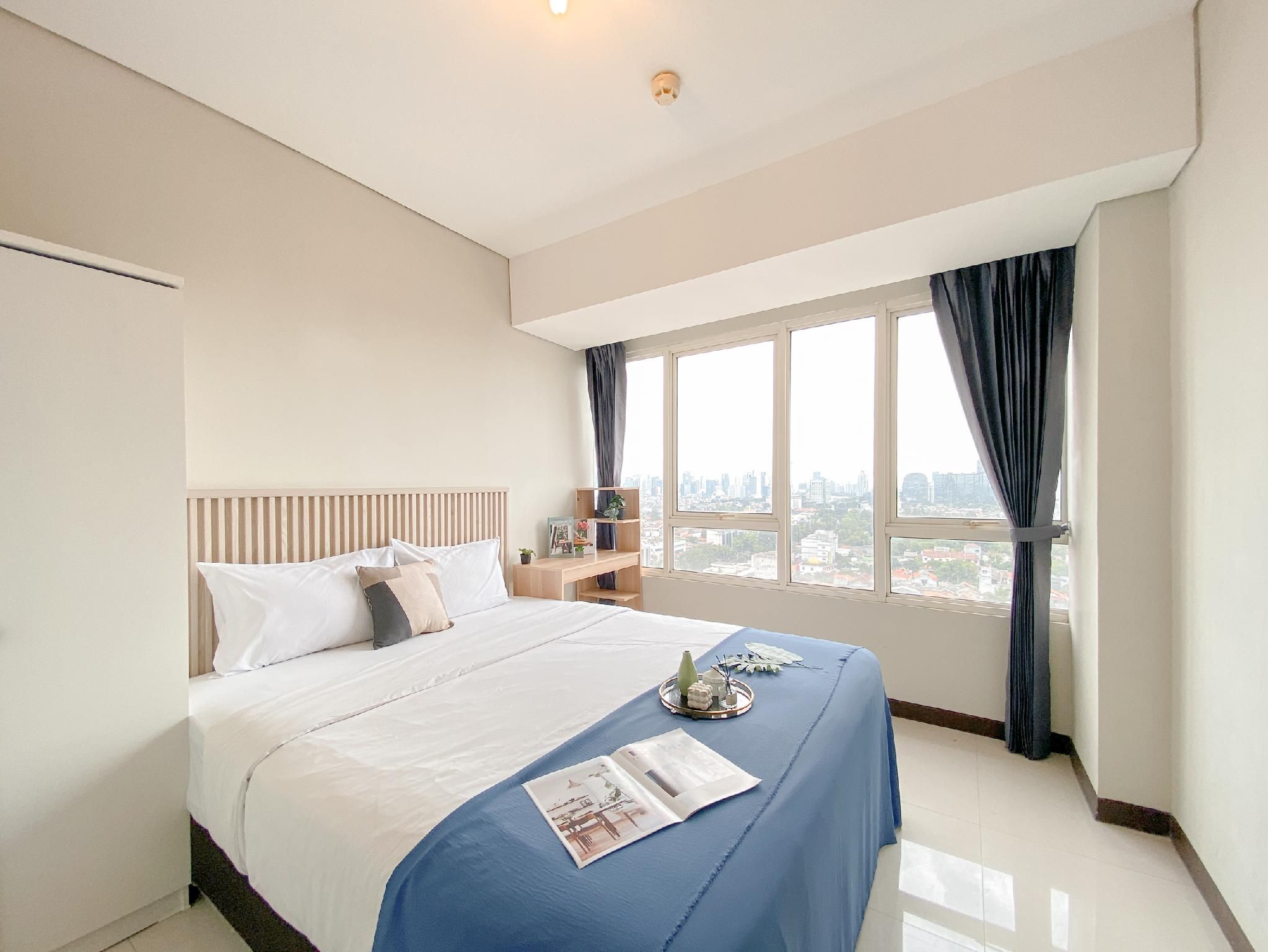 Fully Furnished 2BR Nifarro Park Apt By Travelio