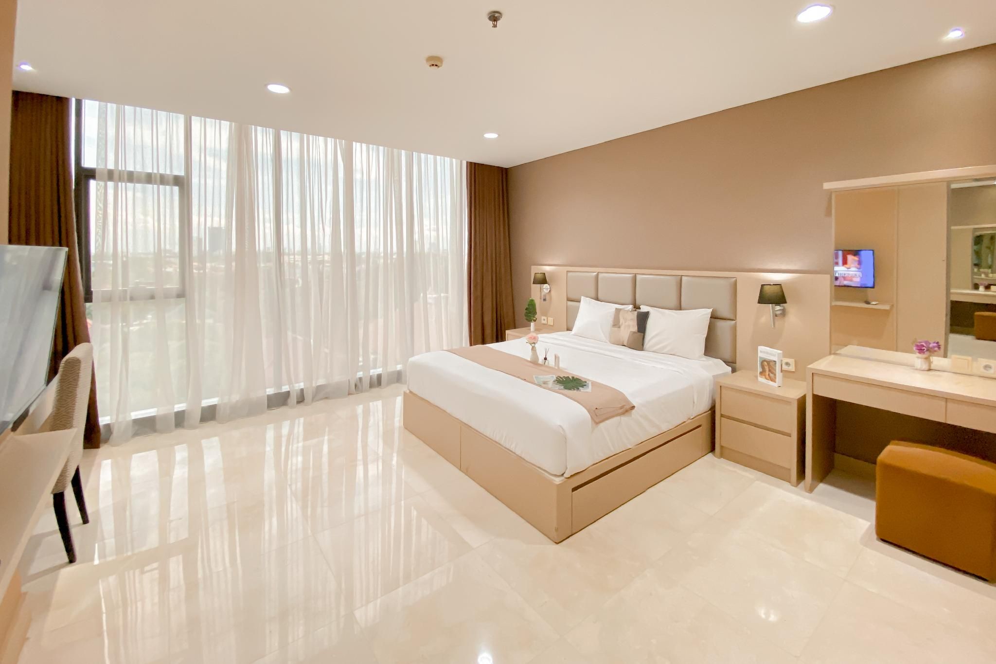 Spacious Comfy 1BR L'Avenue Pancoran By Travelio