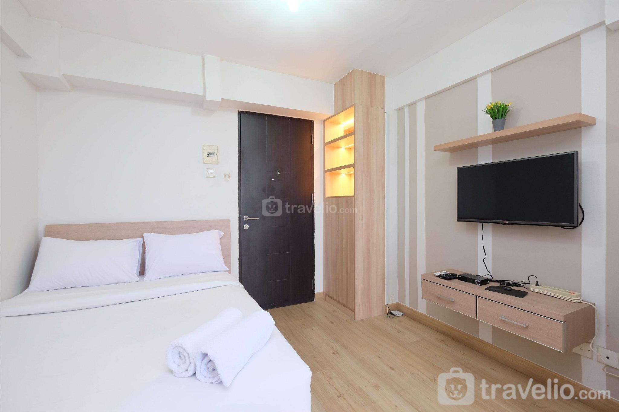 Super Cozy Studio at Kebagusan City By Travelio