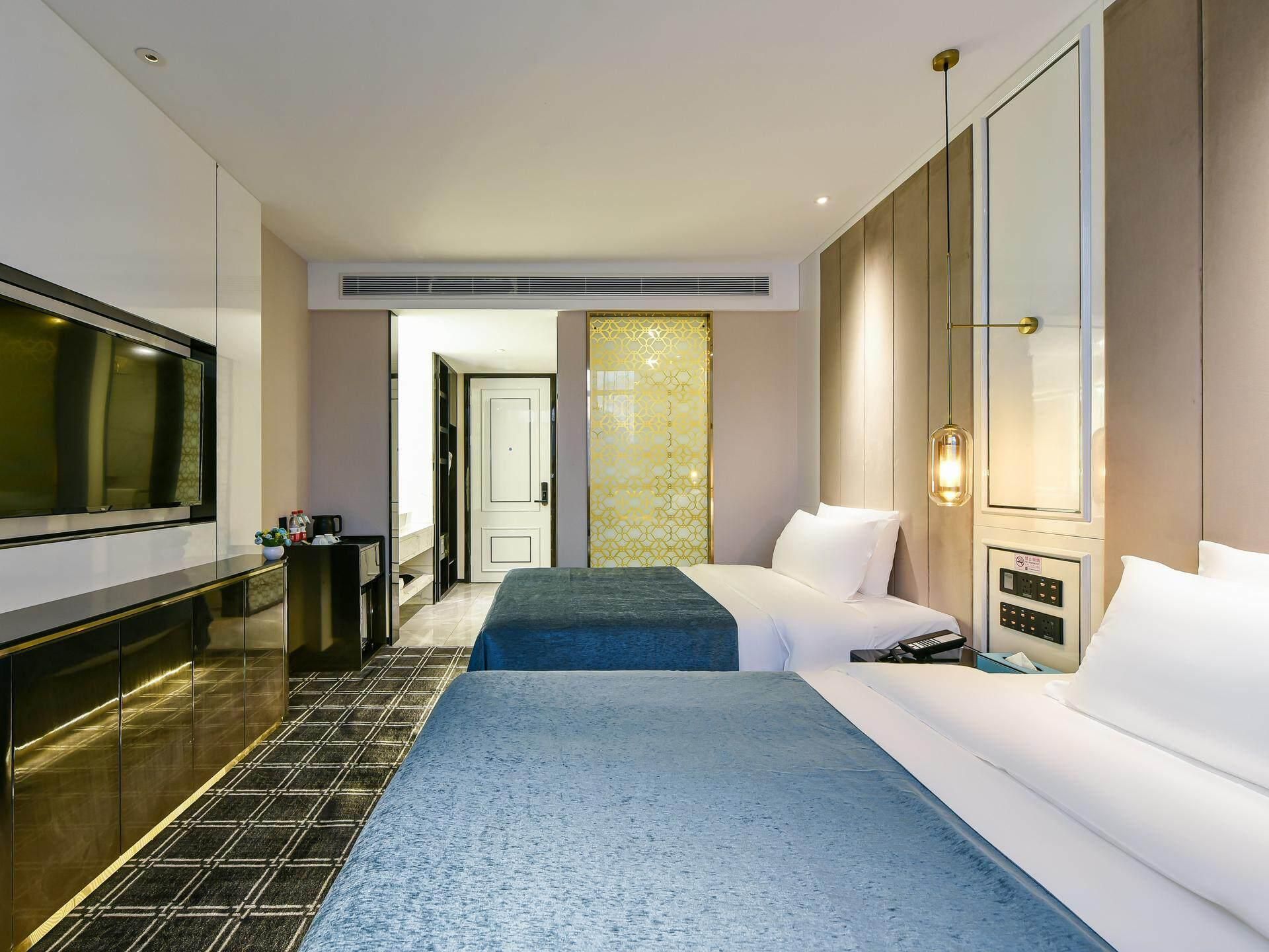 James Joyce - Chunxiang Bed Room