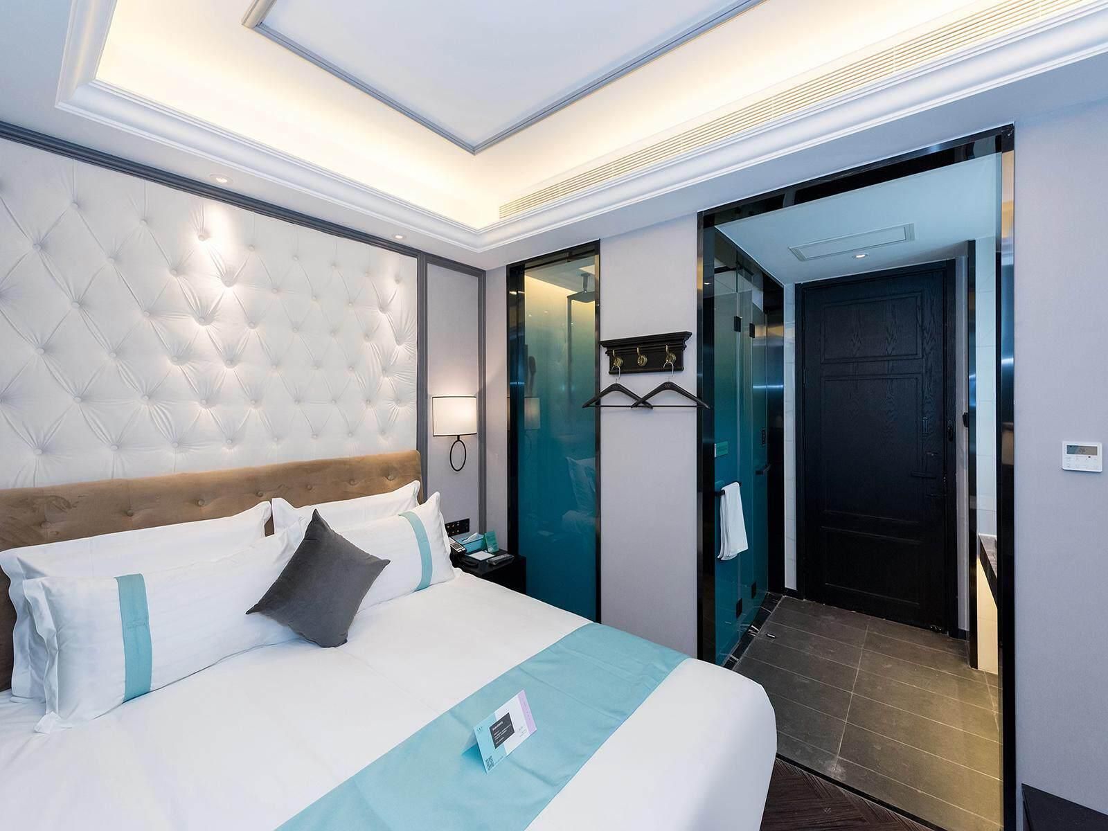 Xana - Elegant Room