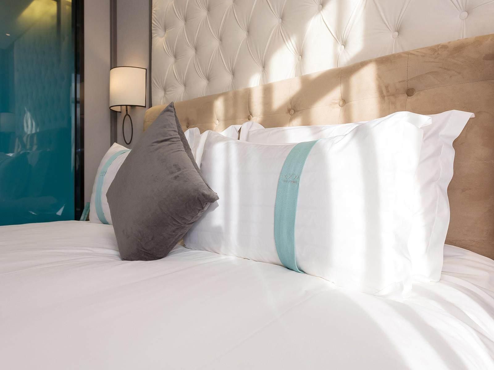 Xana - Elegant Room