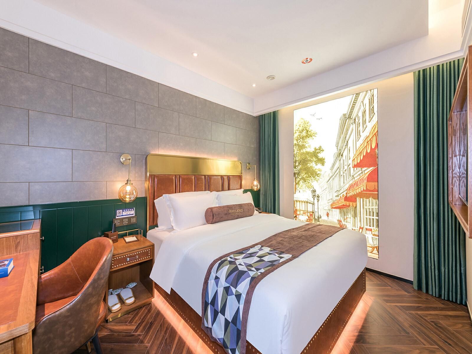 James Joyce - Chunxiang Lifestyle Room