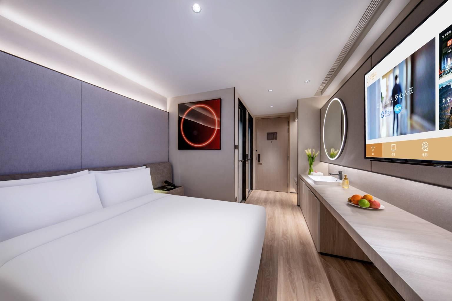 Business Queen Room