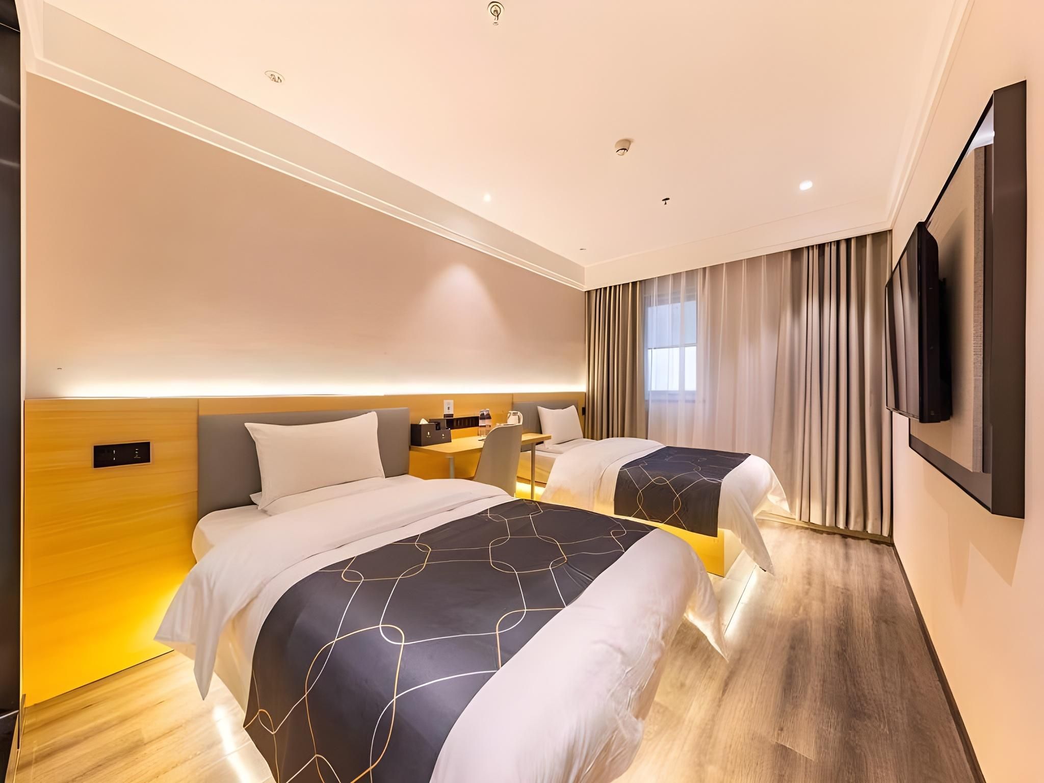 Warm Twin Room