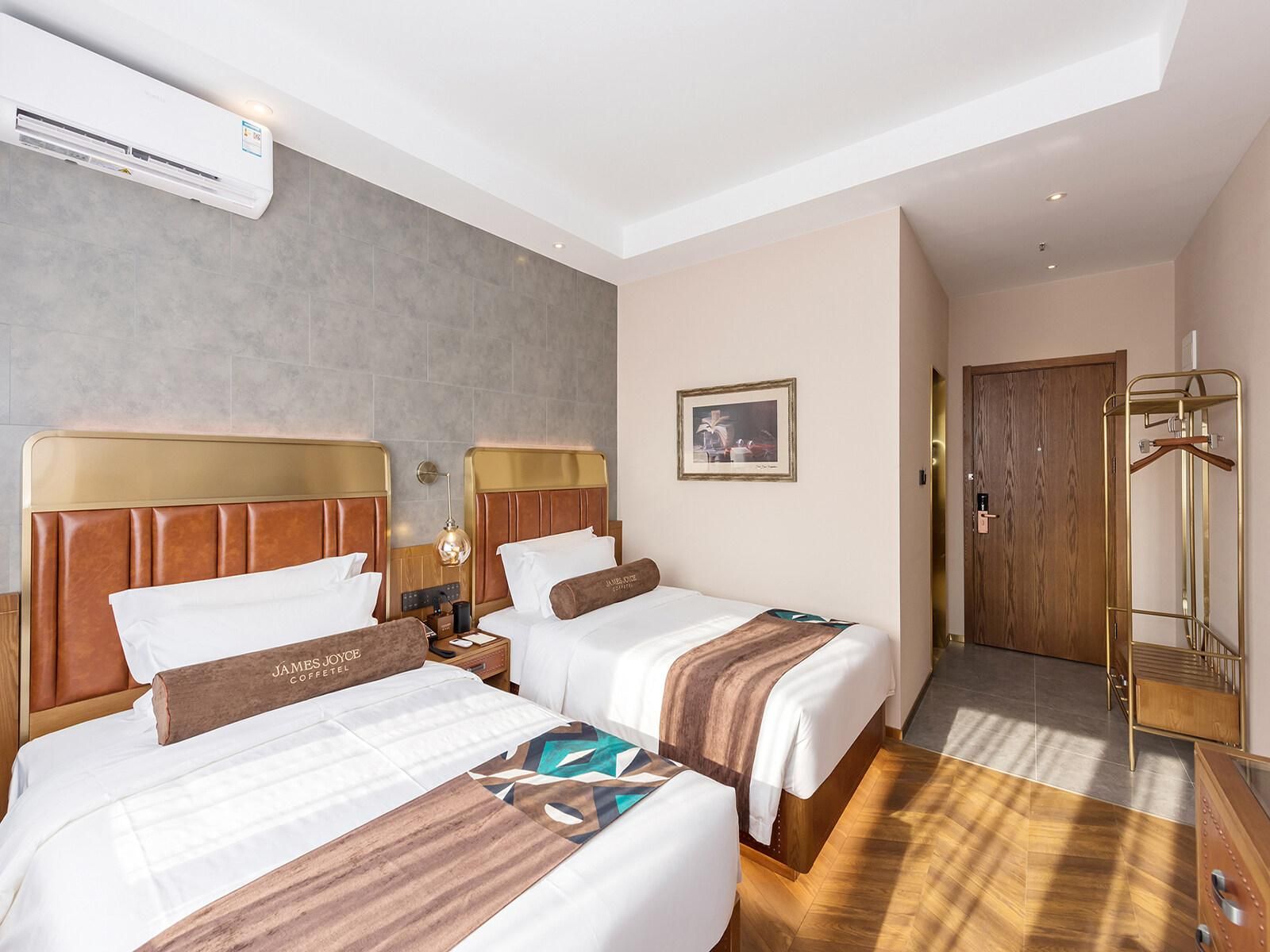 James Joyce - Chunxiang Bed Room