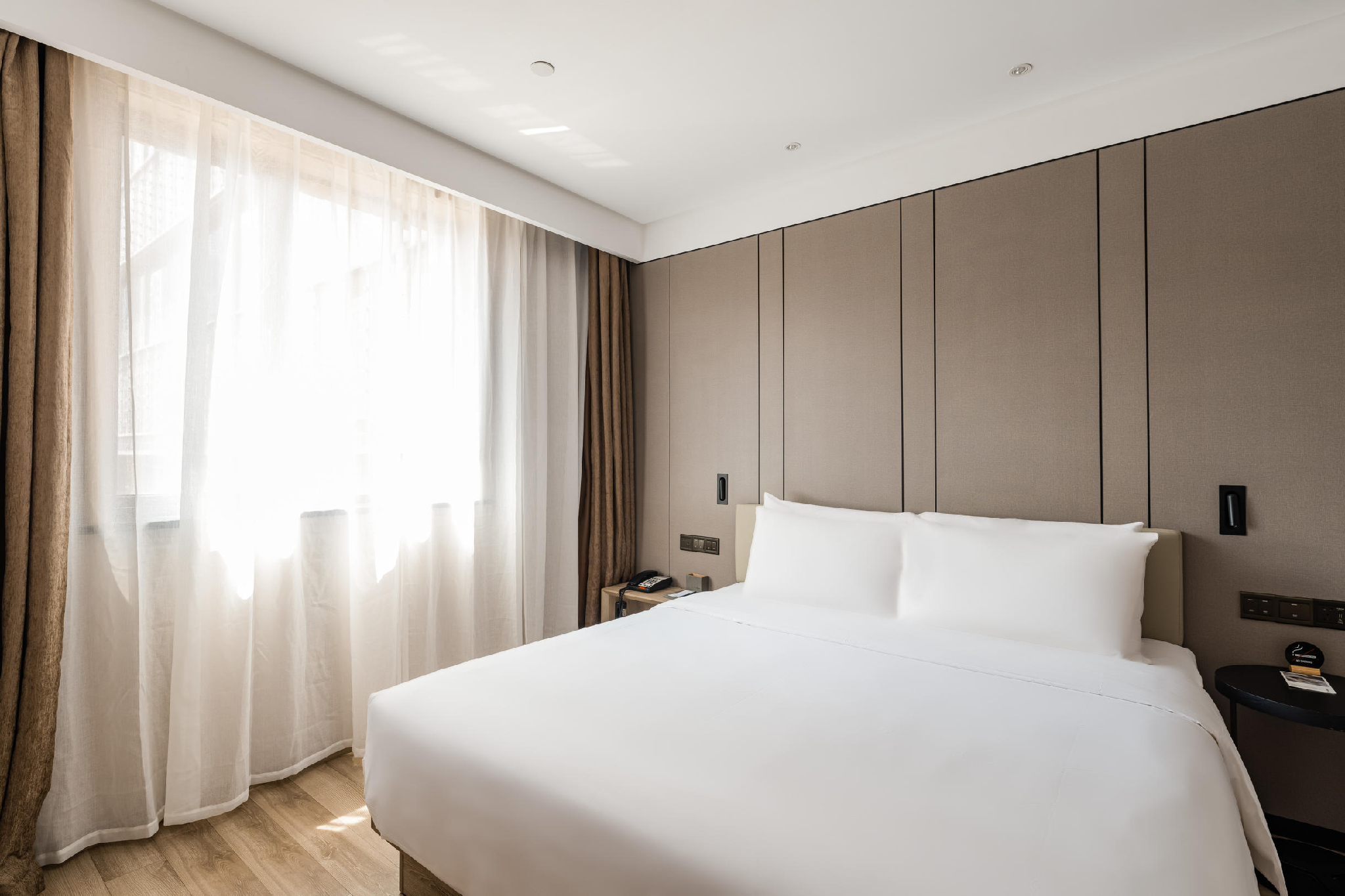 Atour - Elegant Room