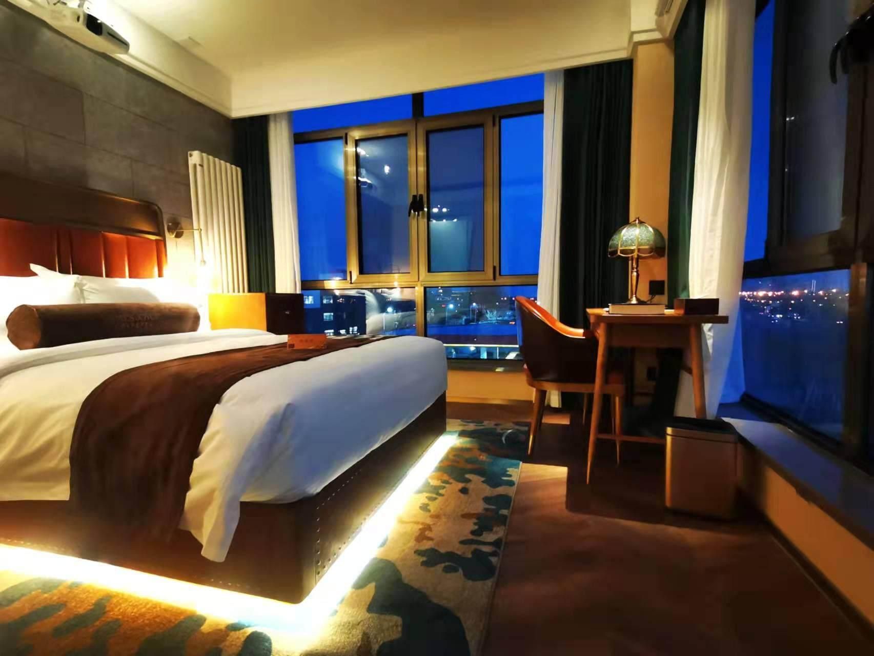 James Joyce - Feifan Cinema Bed Room