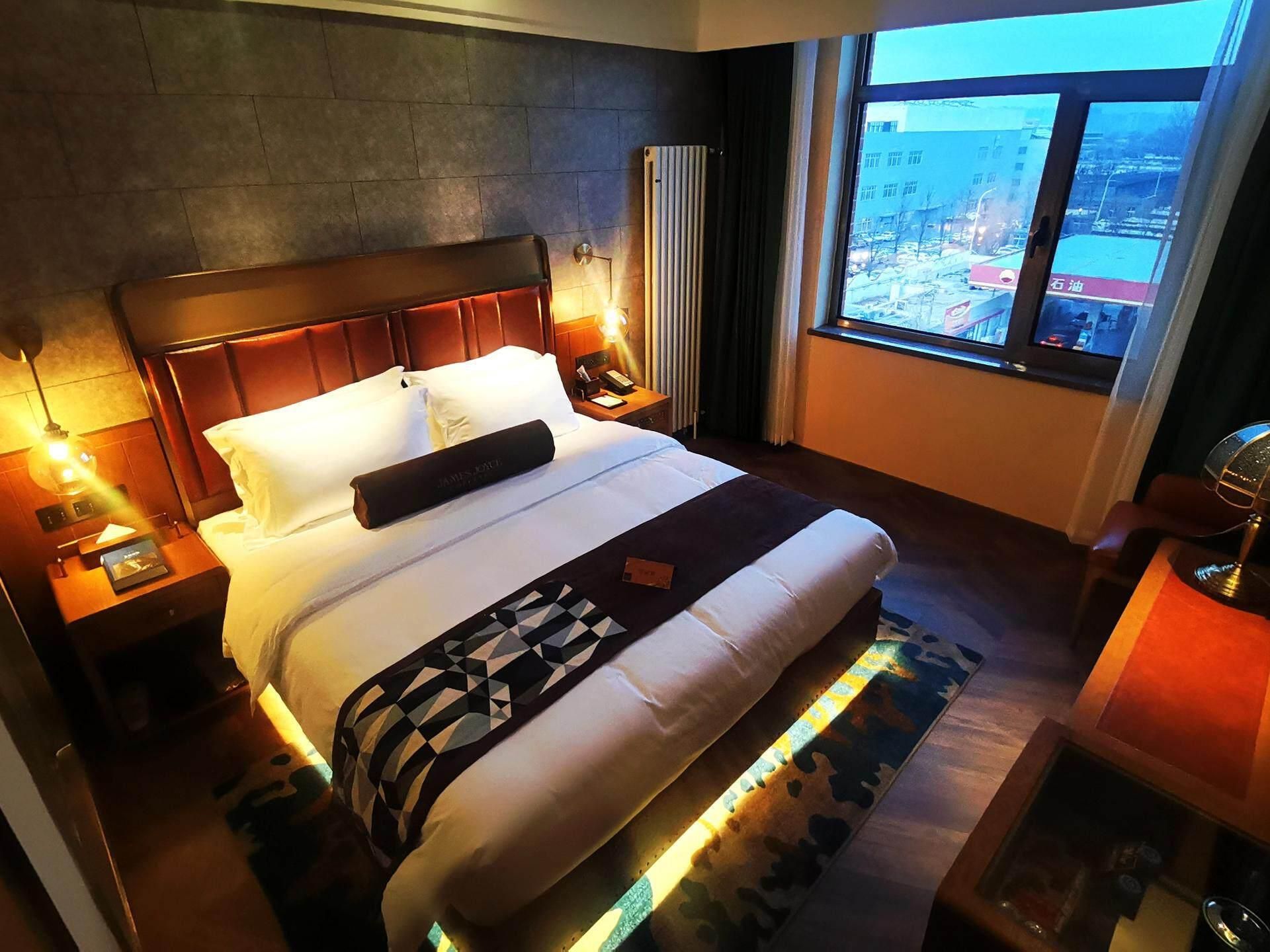 James Joyce - Feifan Bed Room