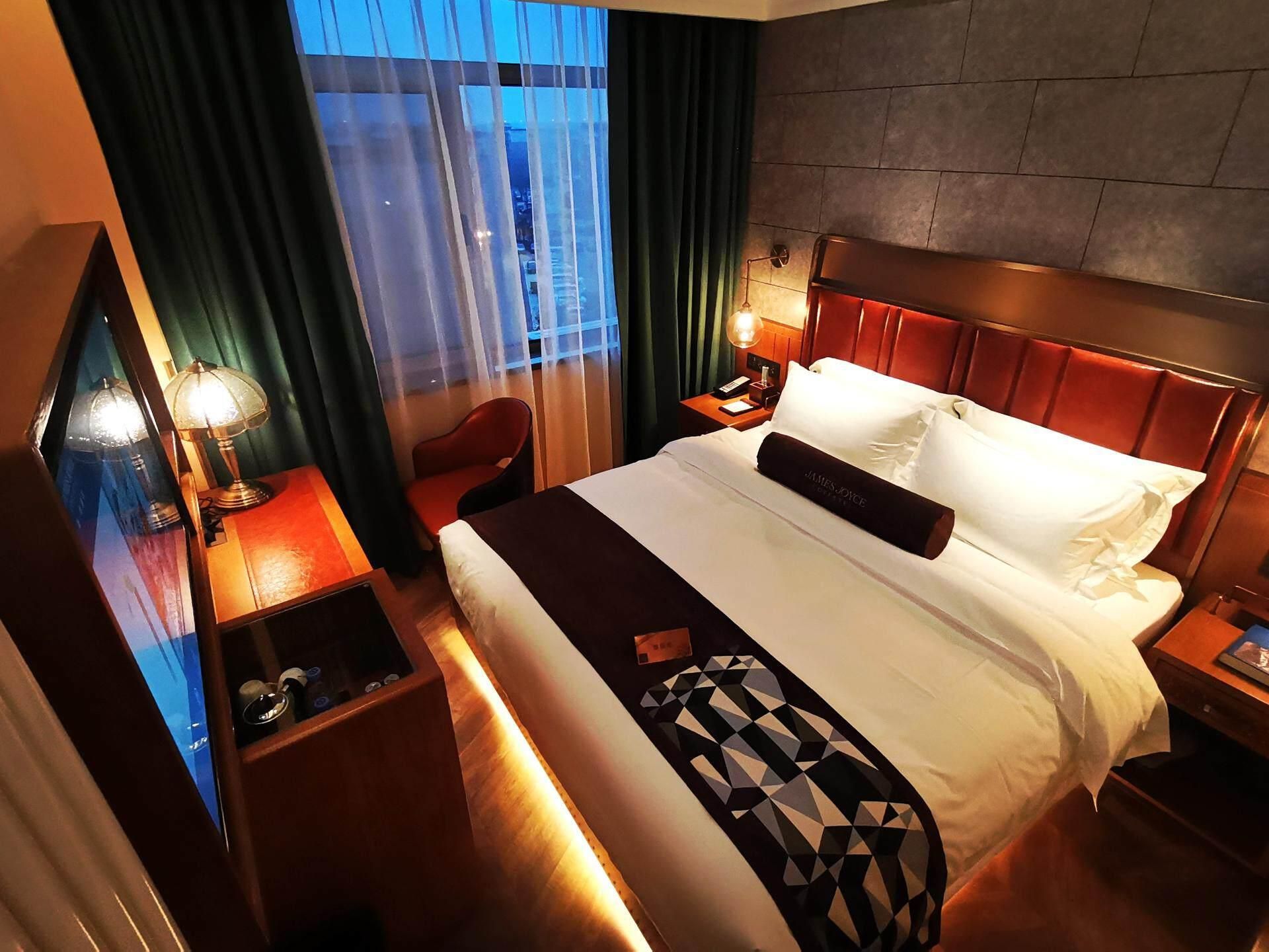 James Joyce - Chunxiang lifestyle Bed Room