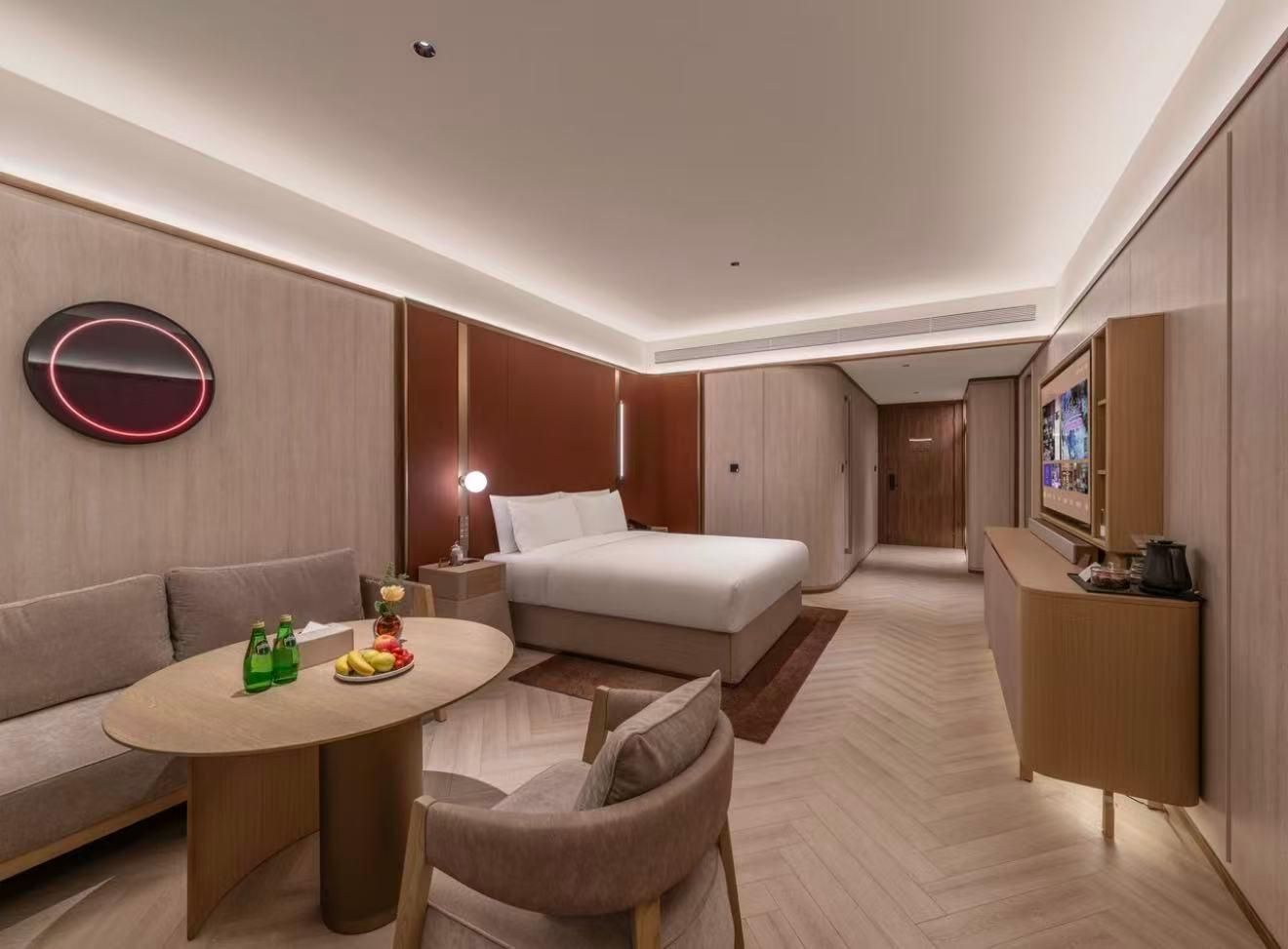Courtyard Executive Queen Room