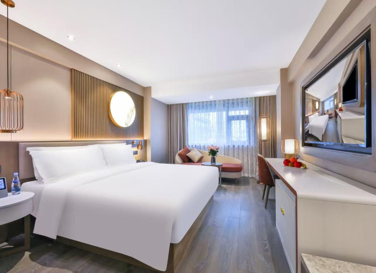 Deluxe Room Queen