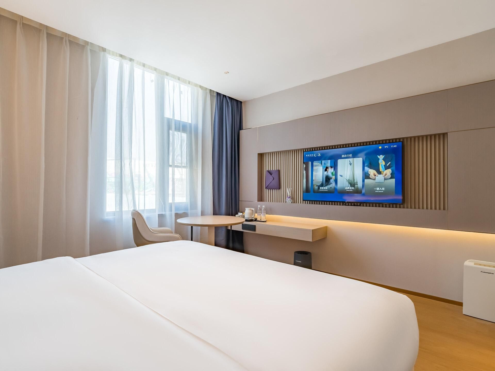 Deluxe Queen Room