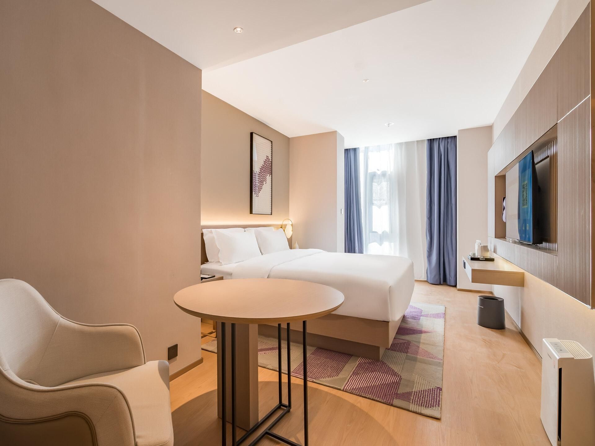 Business King Room