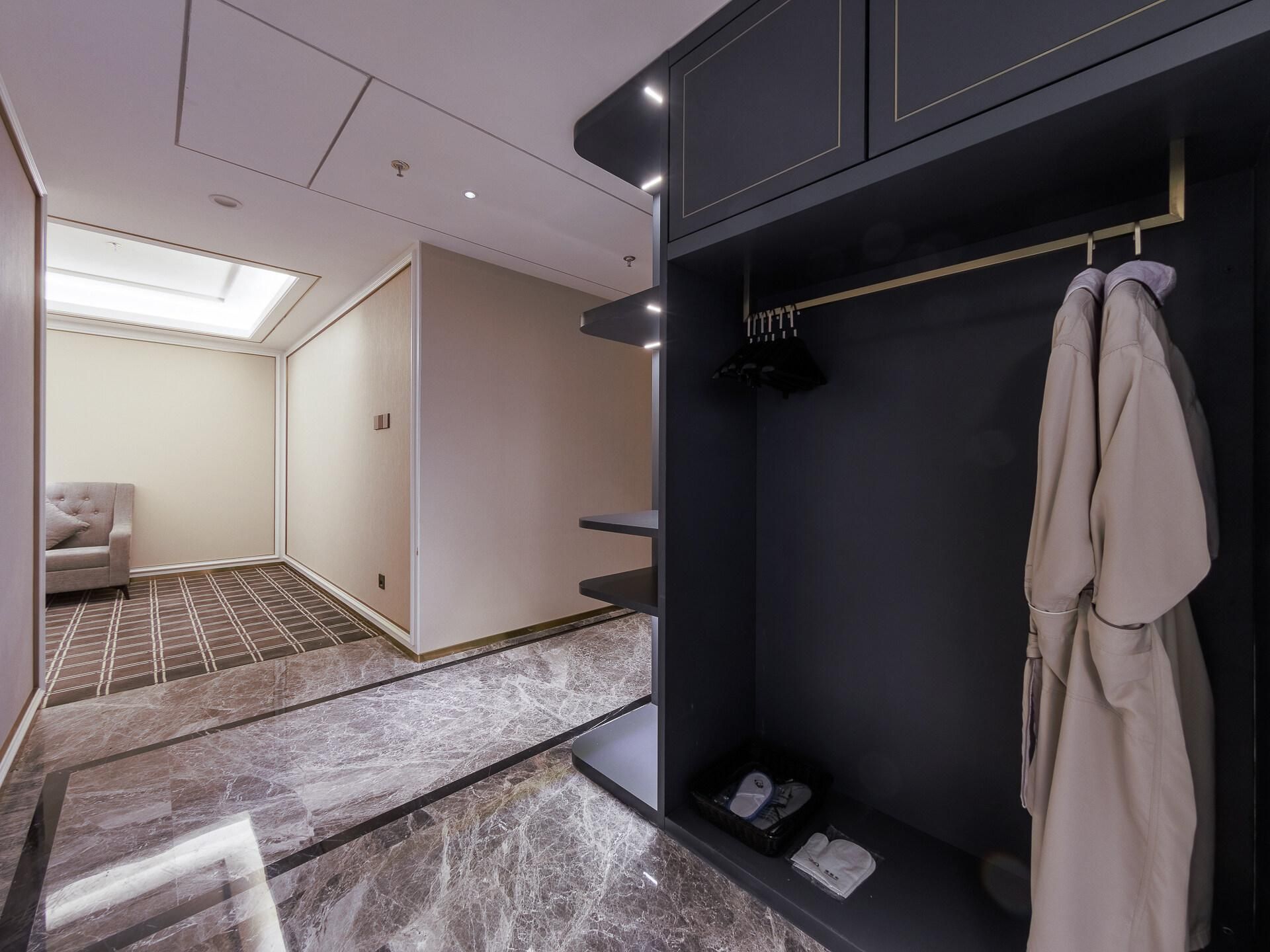 James Joyce - Feifan Travel Suite