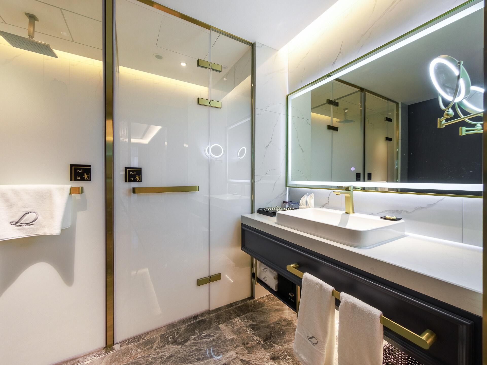 WH - Deluxe Room Twin
