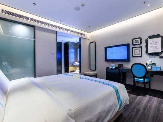 Xana - Elegant Room