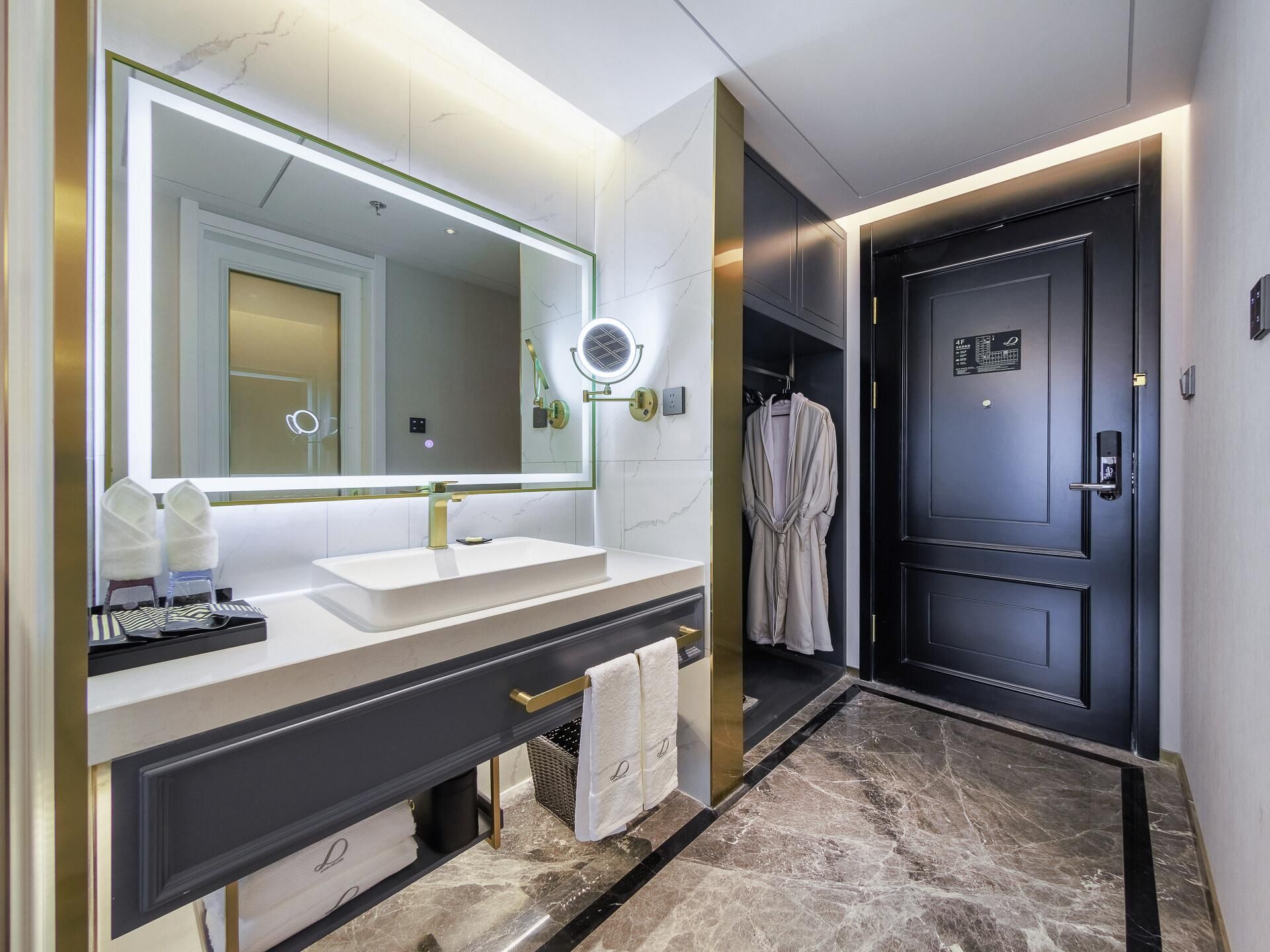James Joyce - Feifan Family Suite