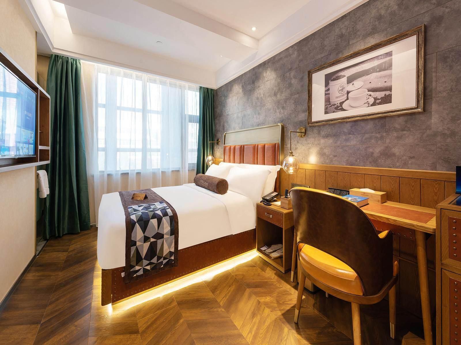 Business King Room