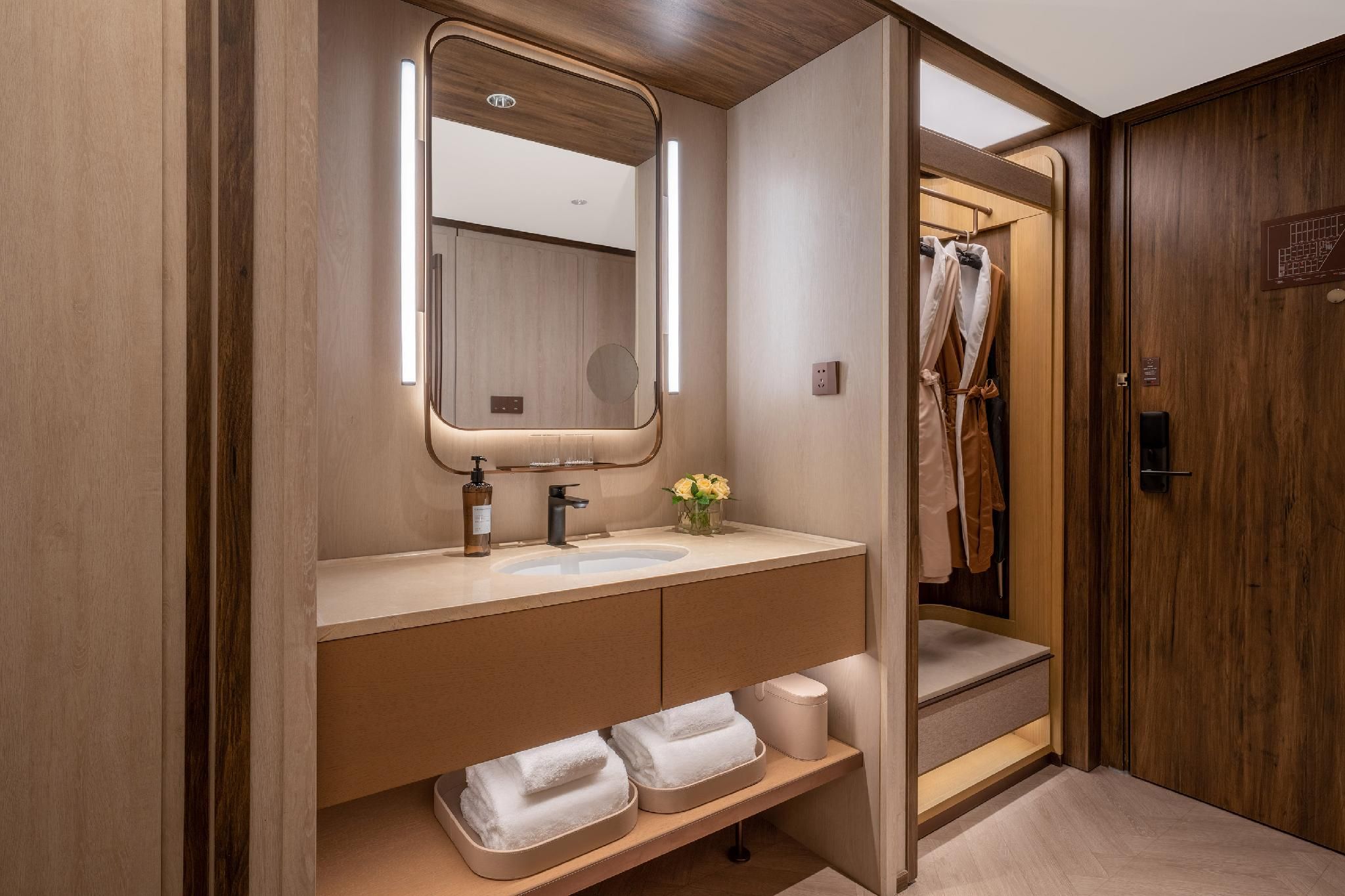 Huazhu - Executive Bed Room