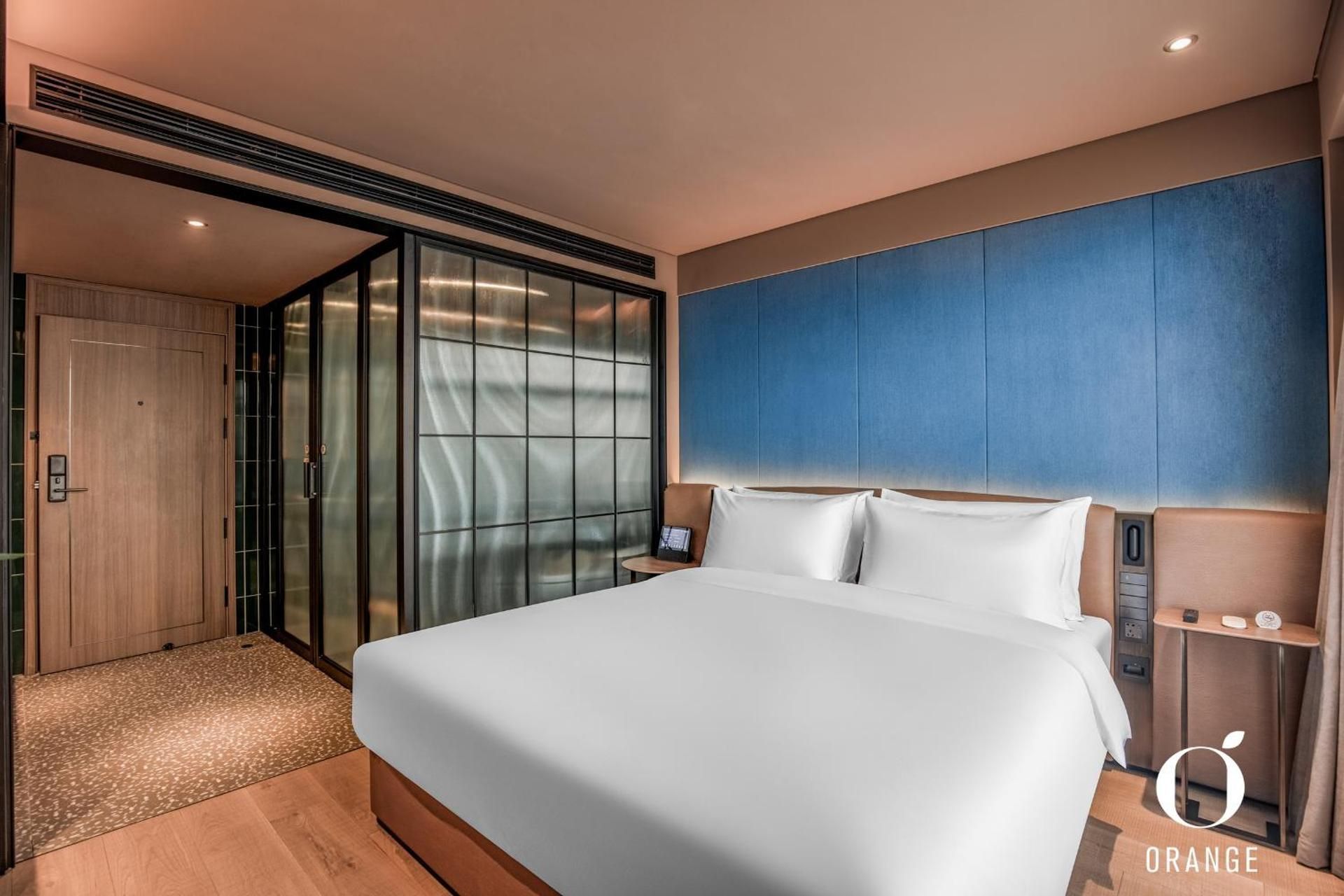 Sunshine King Room