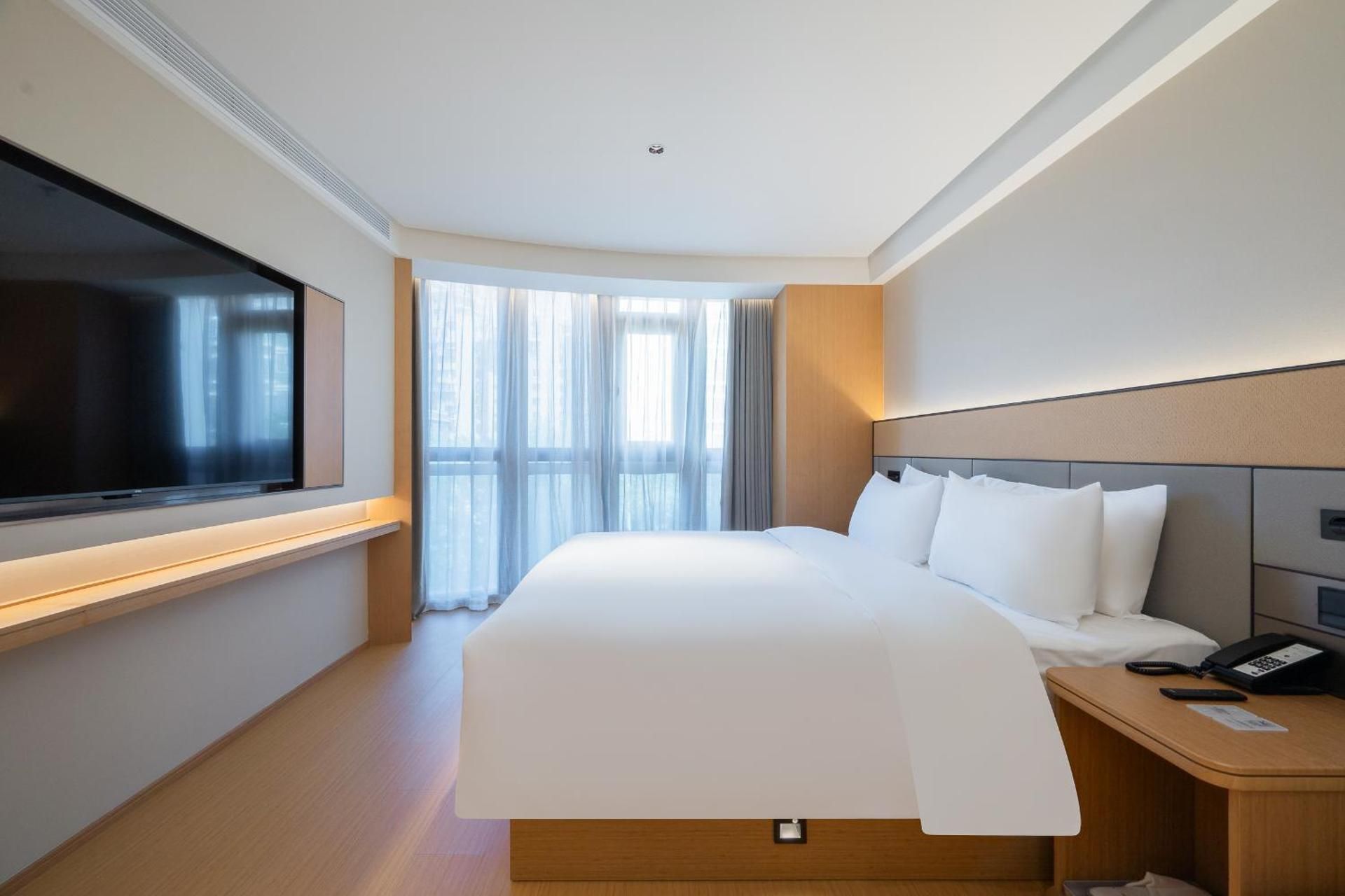 Deluxe Queen Room