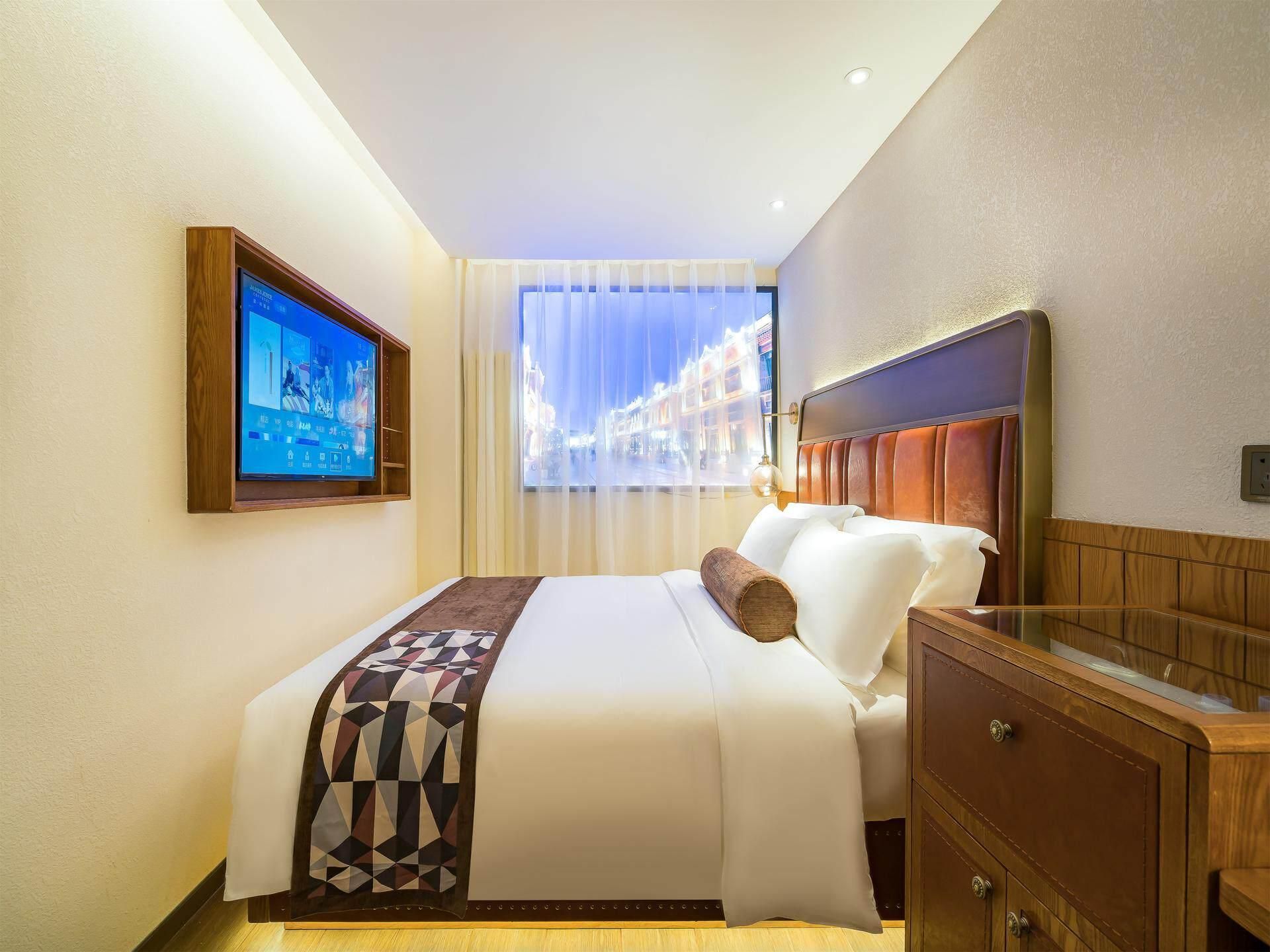 James Joyce - Chunxiang Bed Room