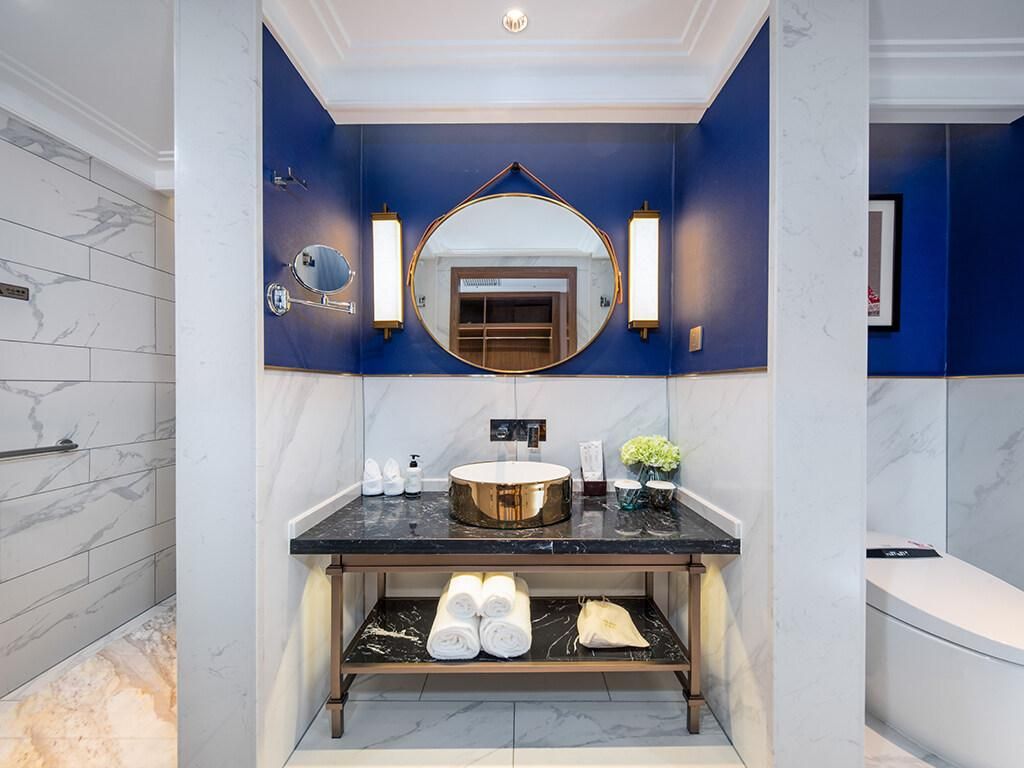 WH - Zhenli Twin Room