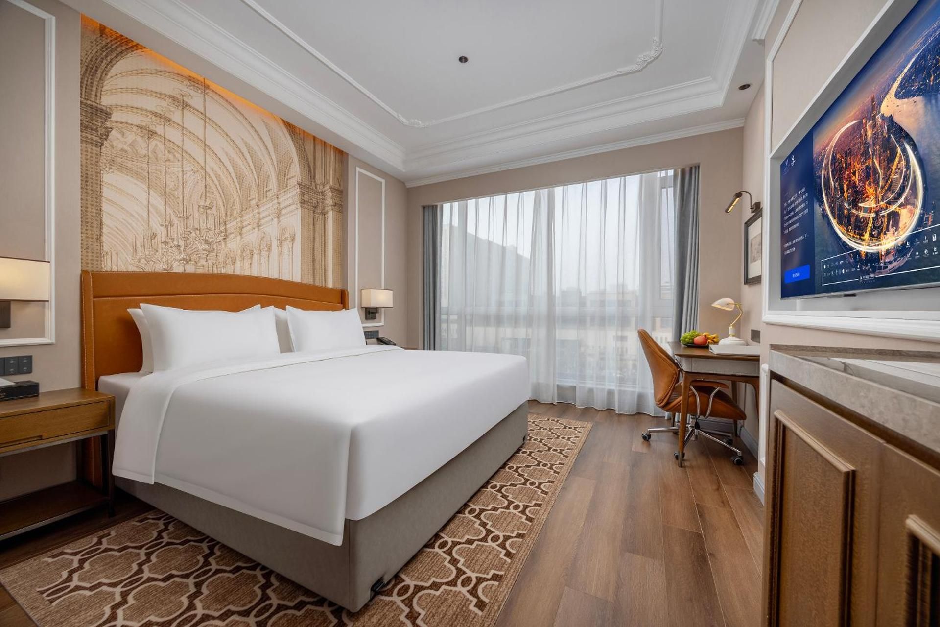 Deluxe Queen Room