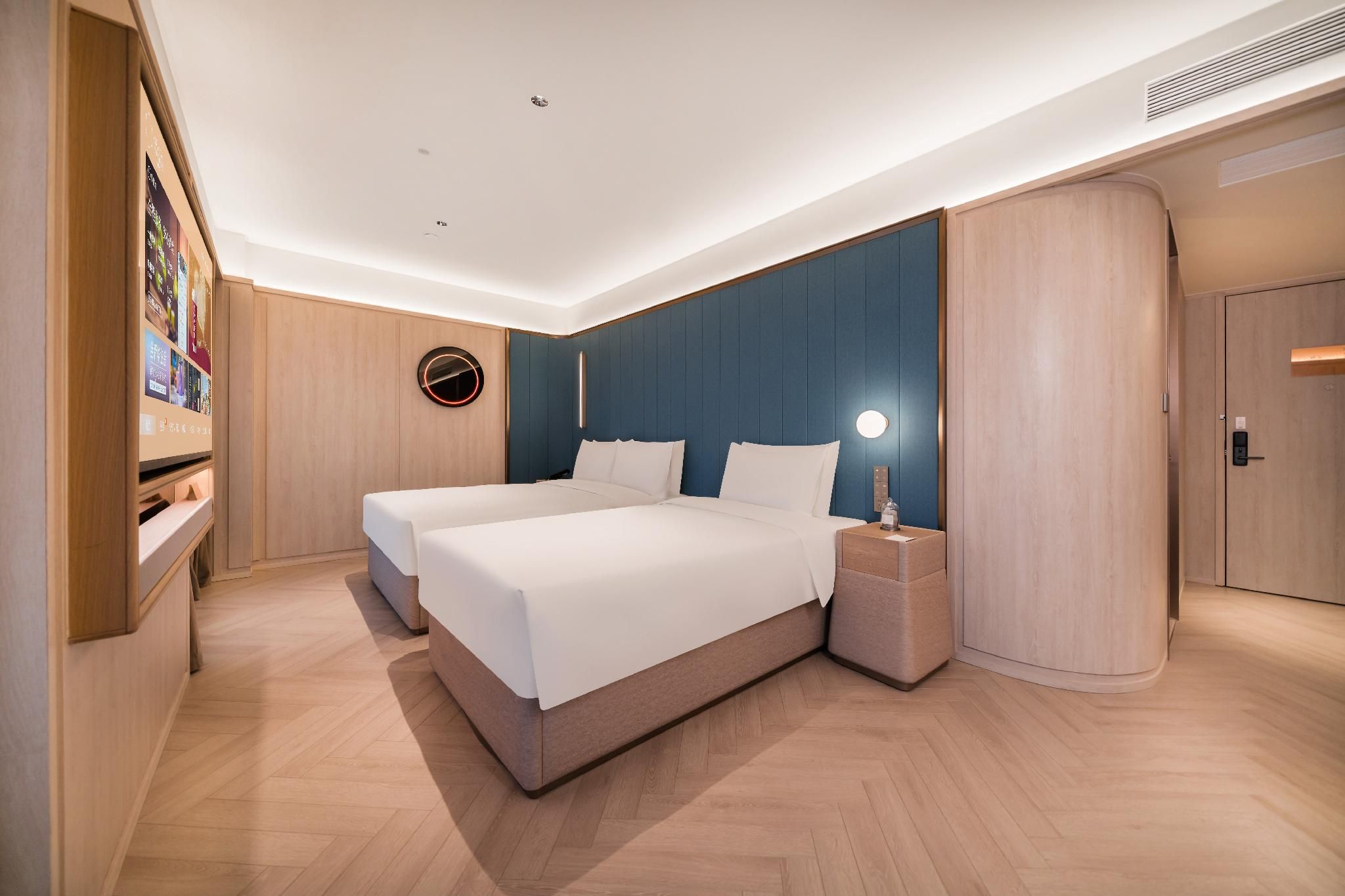 Huazhu - Deluxe Bonding Room