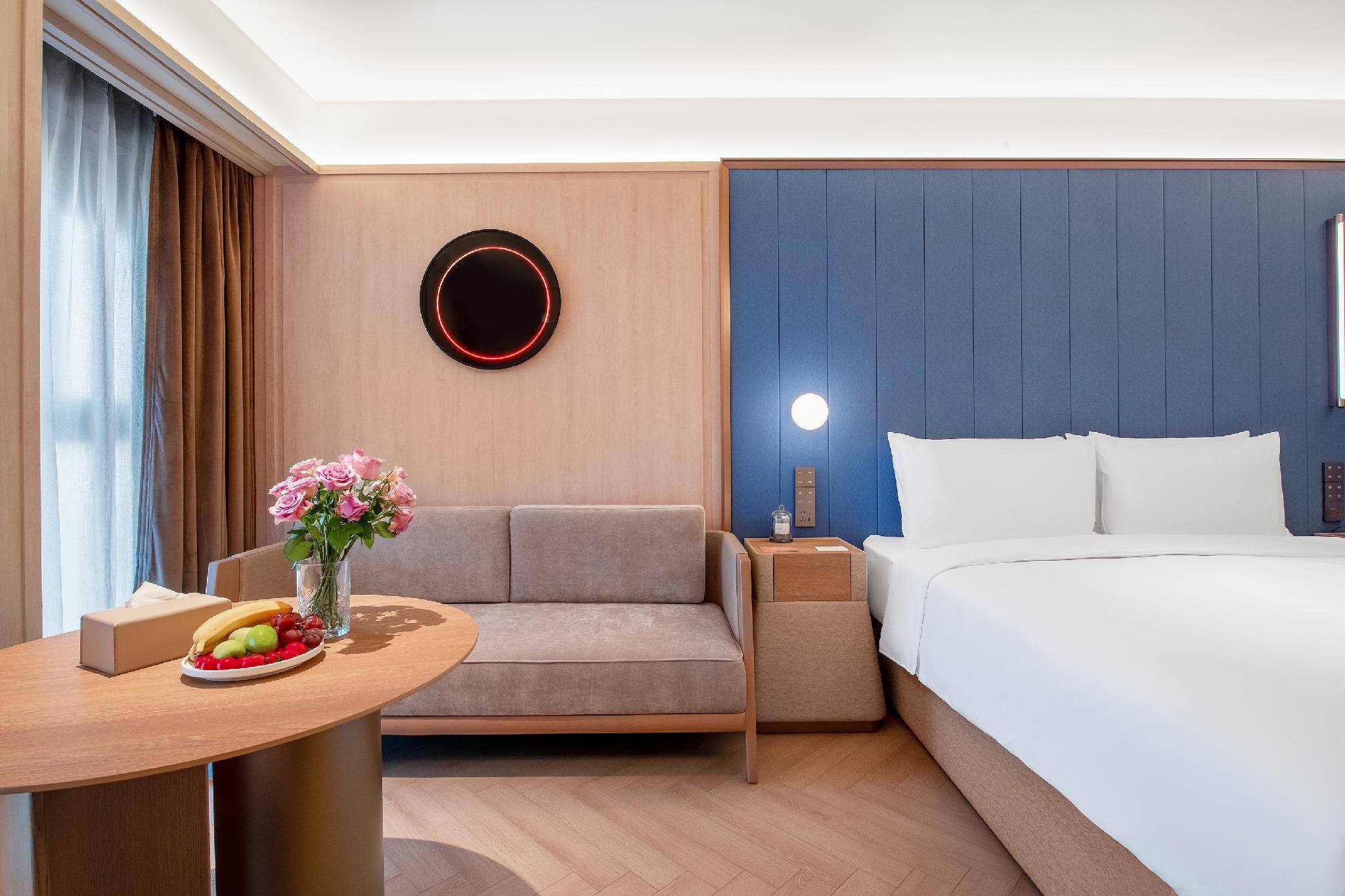 Business King Room