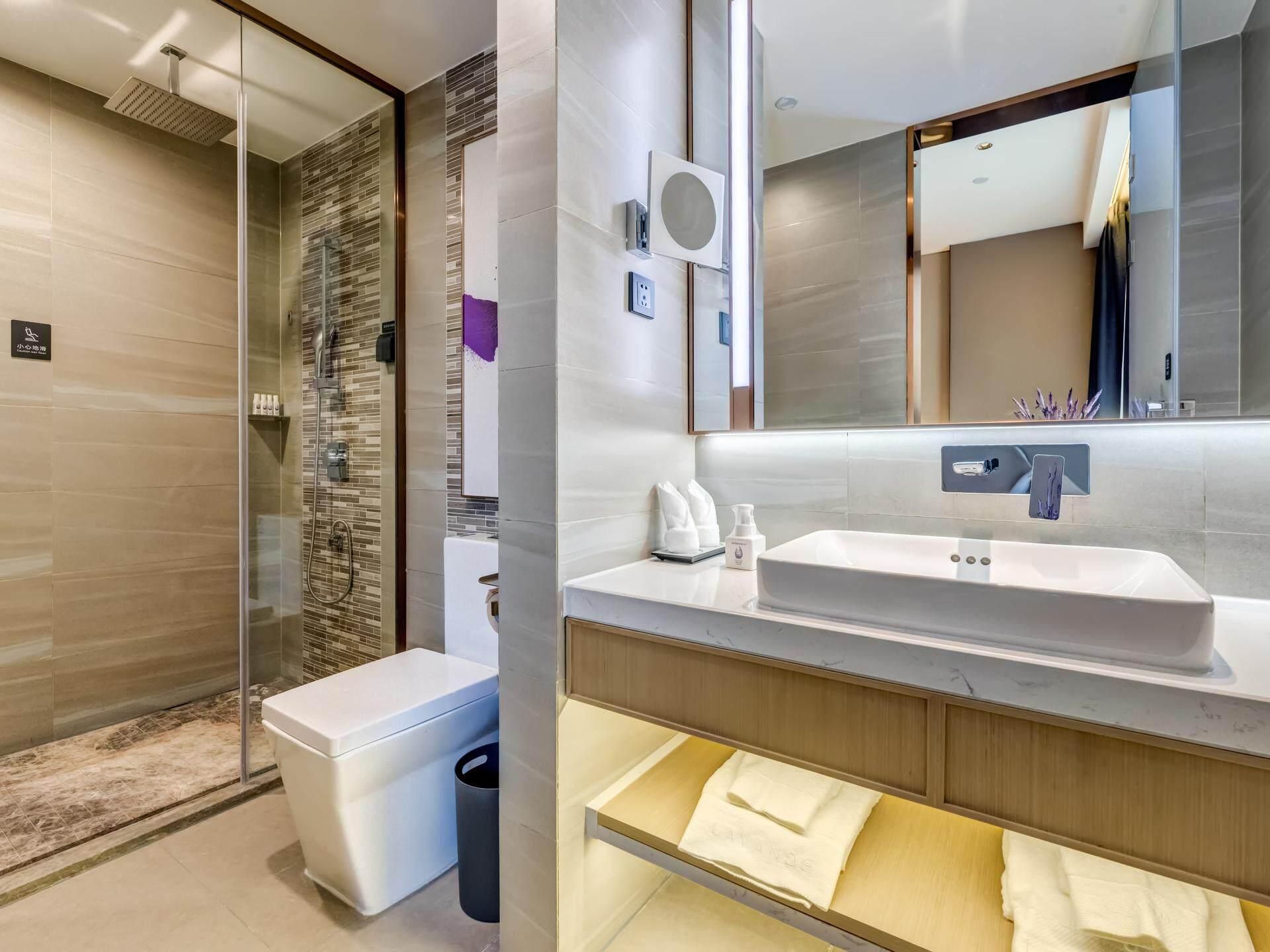 WH - Deluxe Room Twin