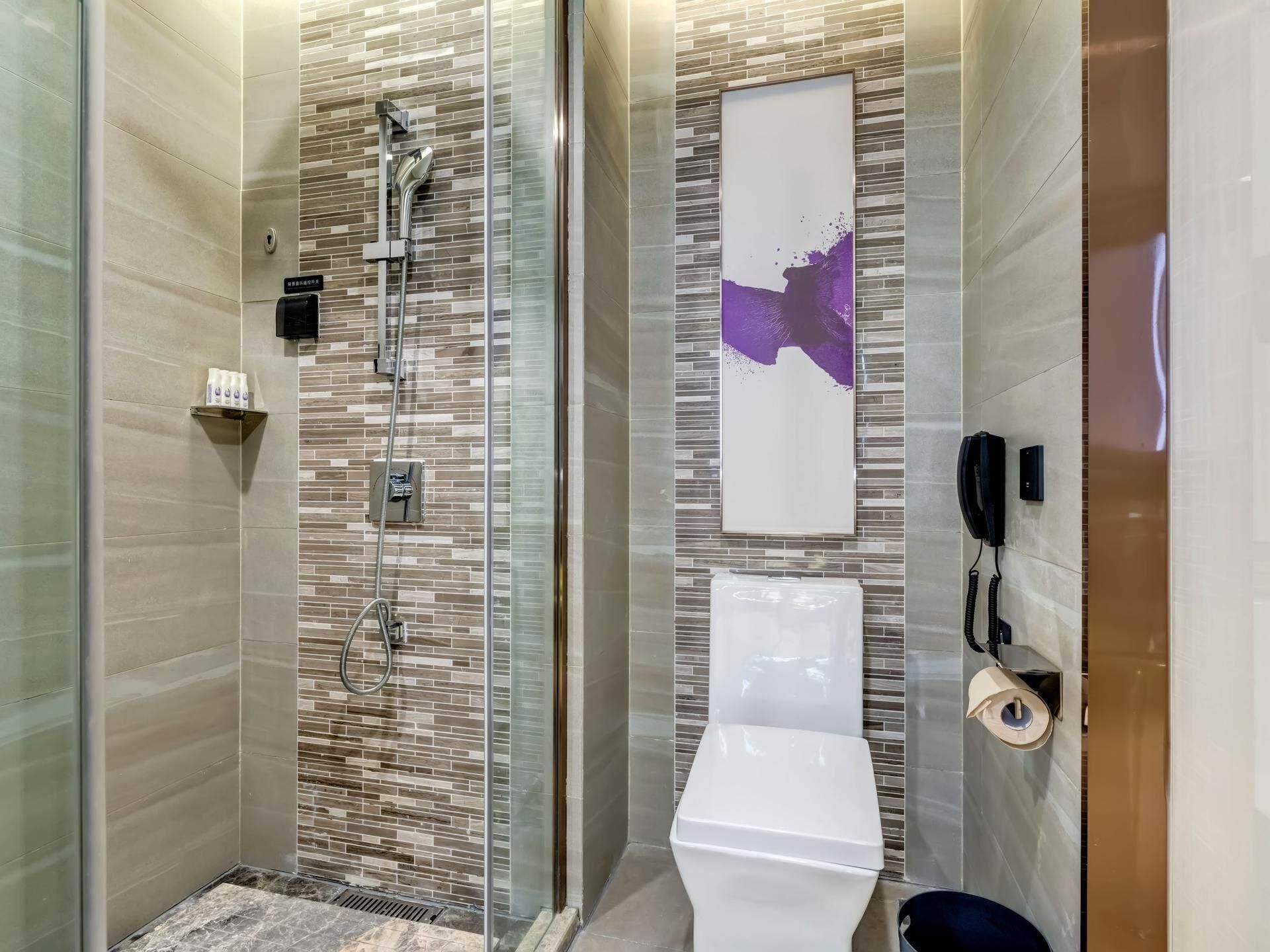 WH - Superior Twin, No Window