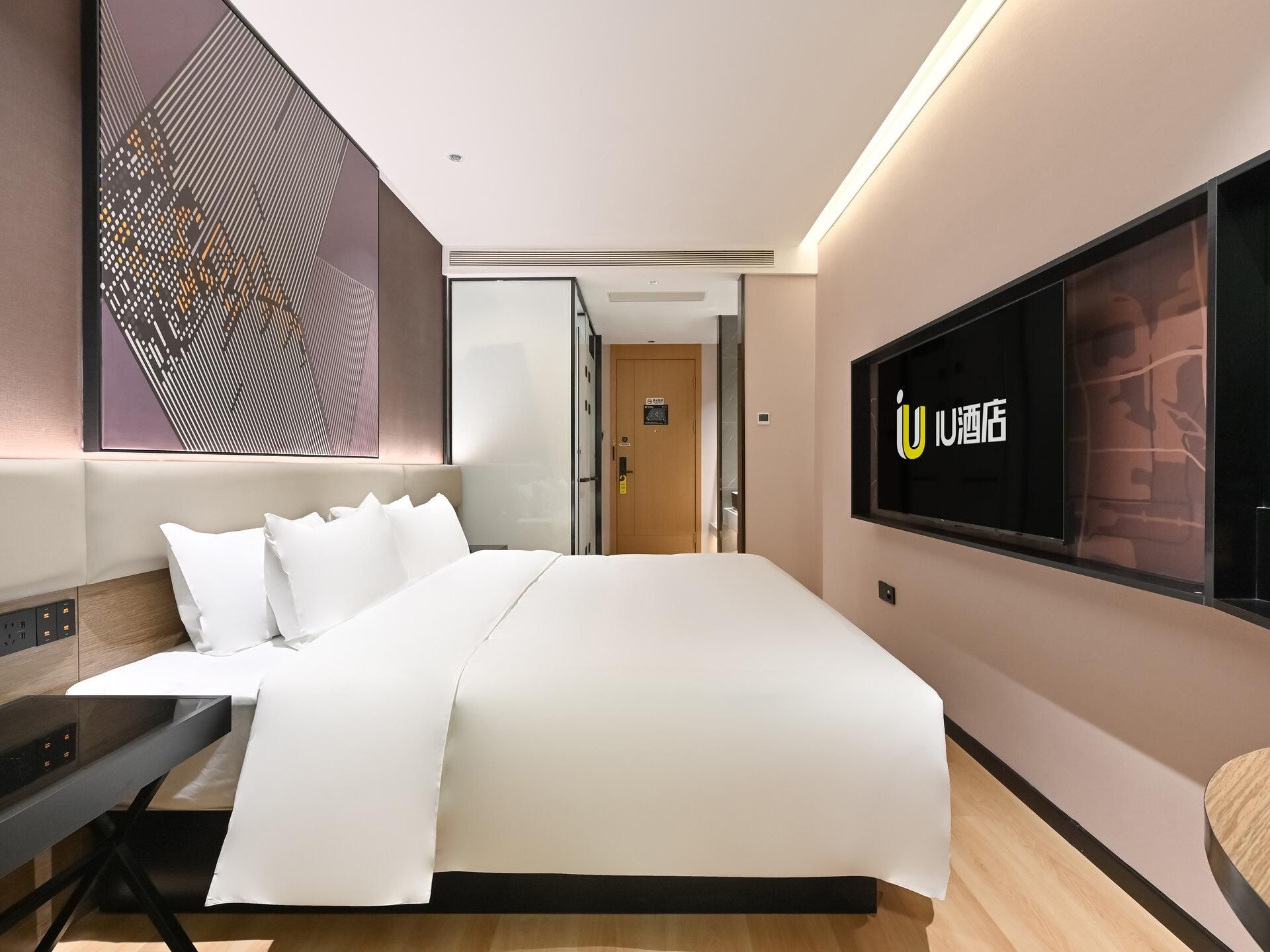 U Comfortable King Size Room