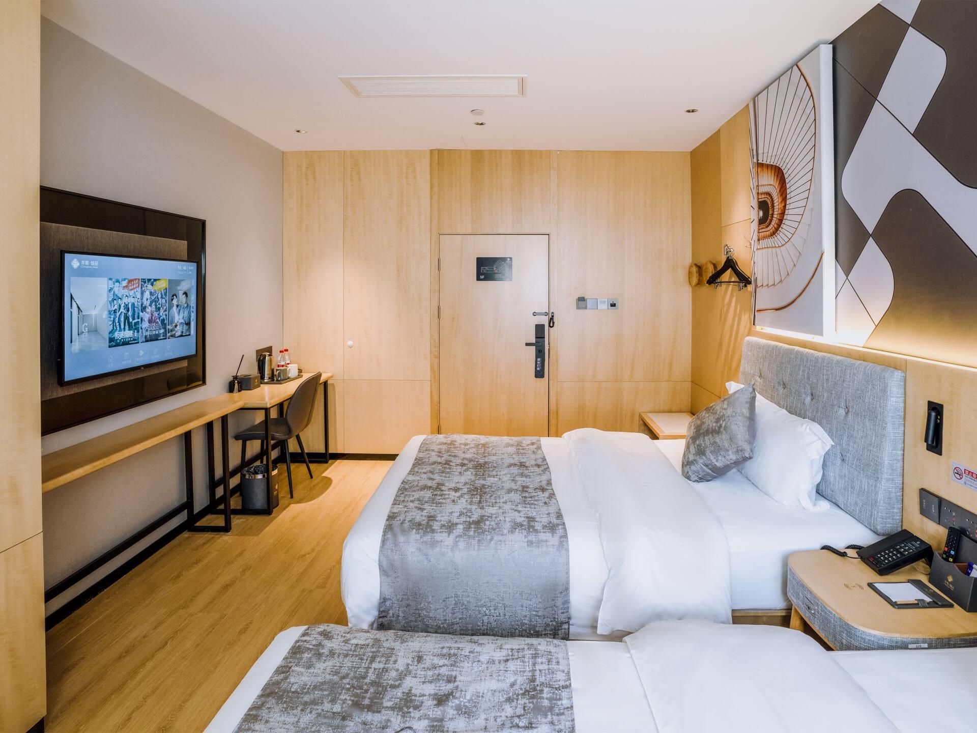 Warm Twin Room