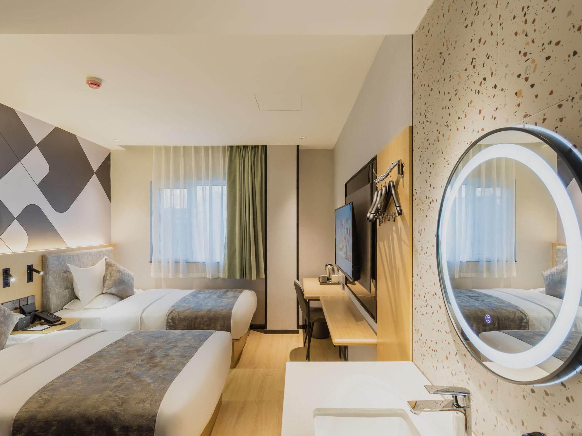 Warm Twin Room