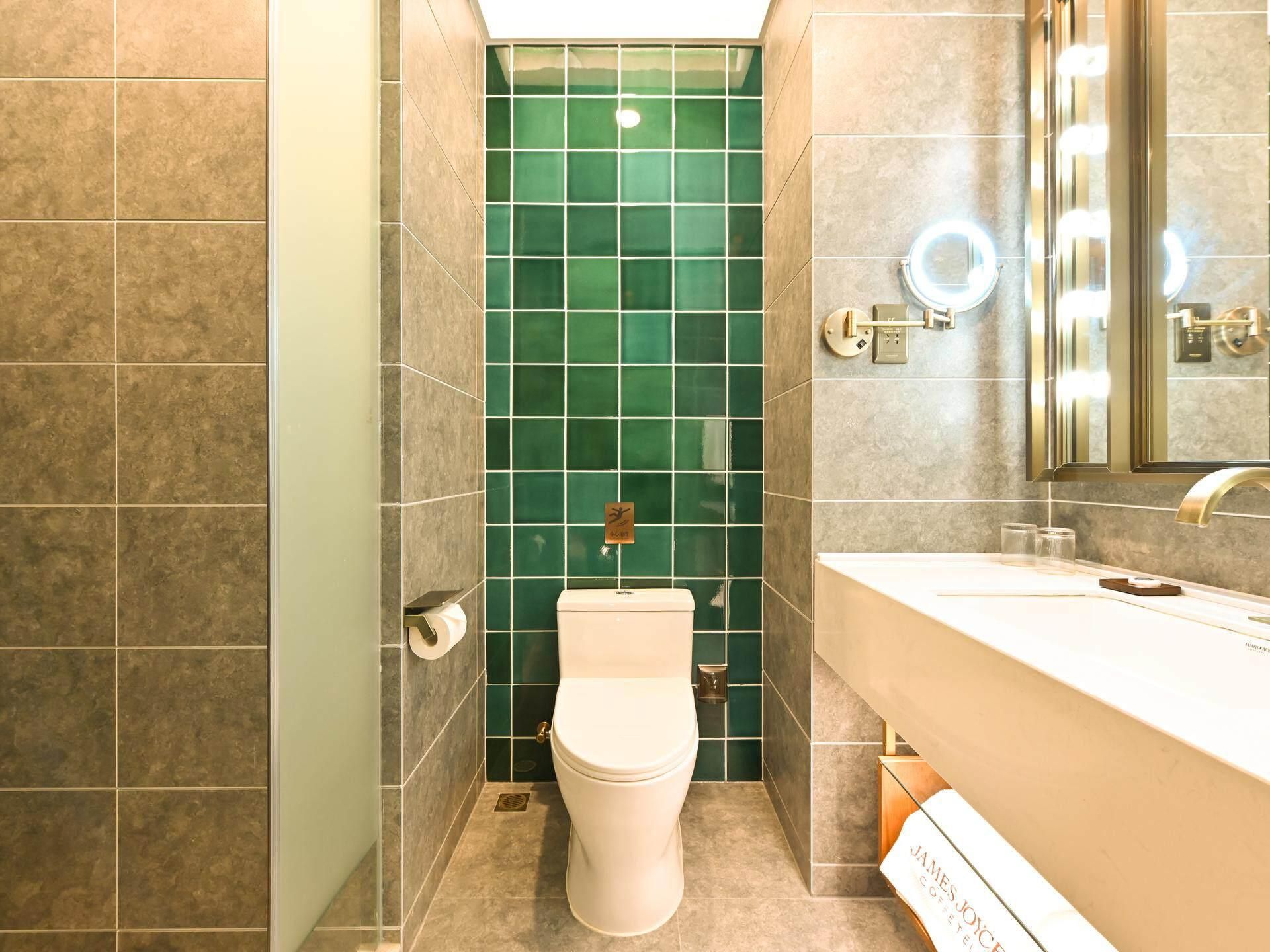 James Joyce - Chunxiang Bed Room